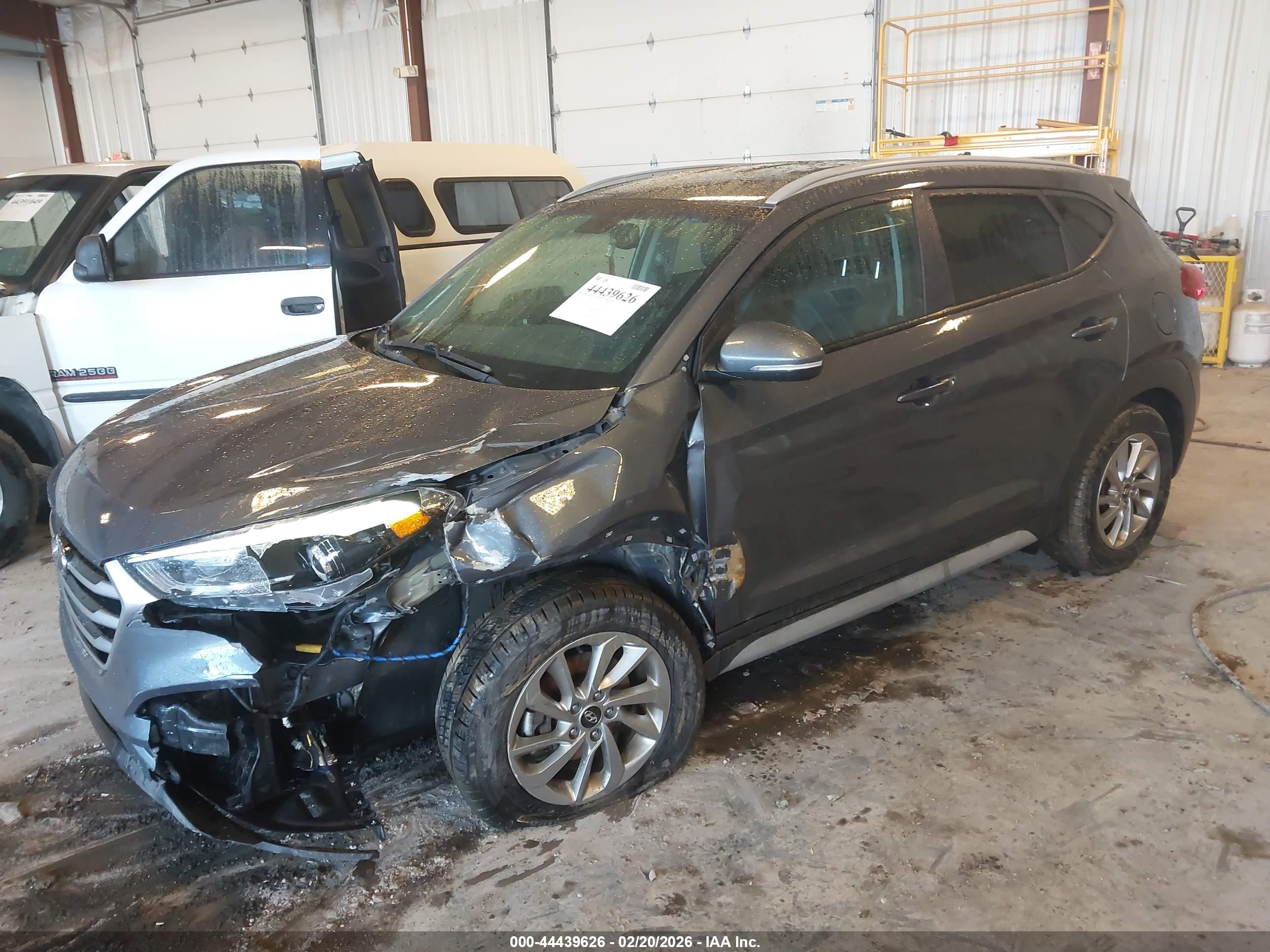 HYUNDAI TUCSON image 2