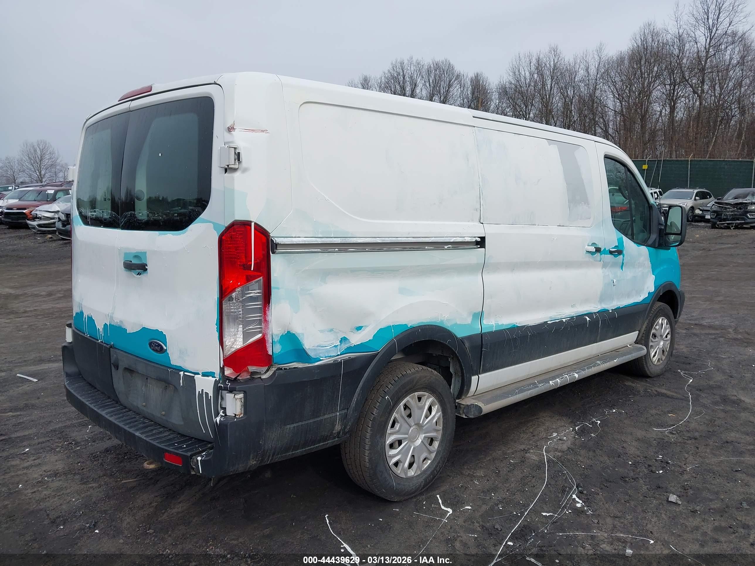 FORD TRANSIT-250 image 4