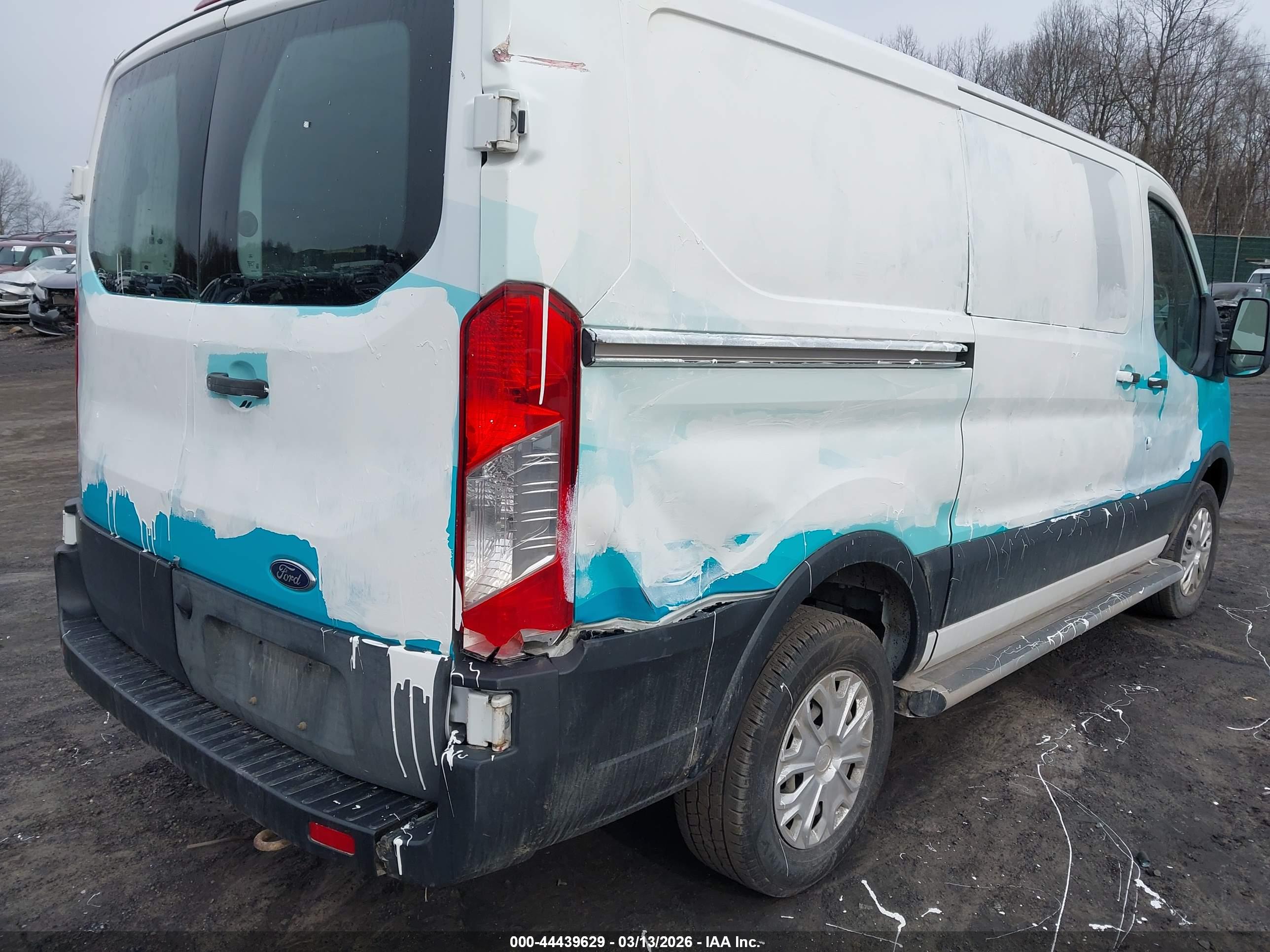 FORD TRANSIT-250 image 6