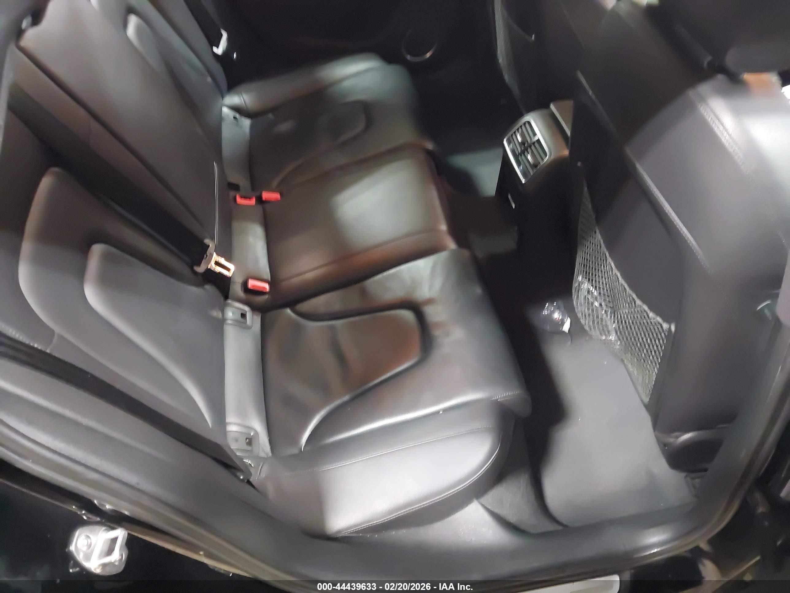 AUDI A4 image 8