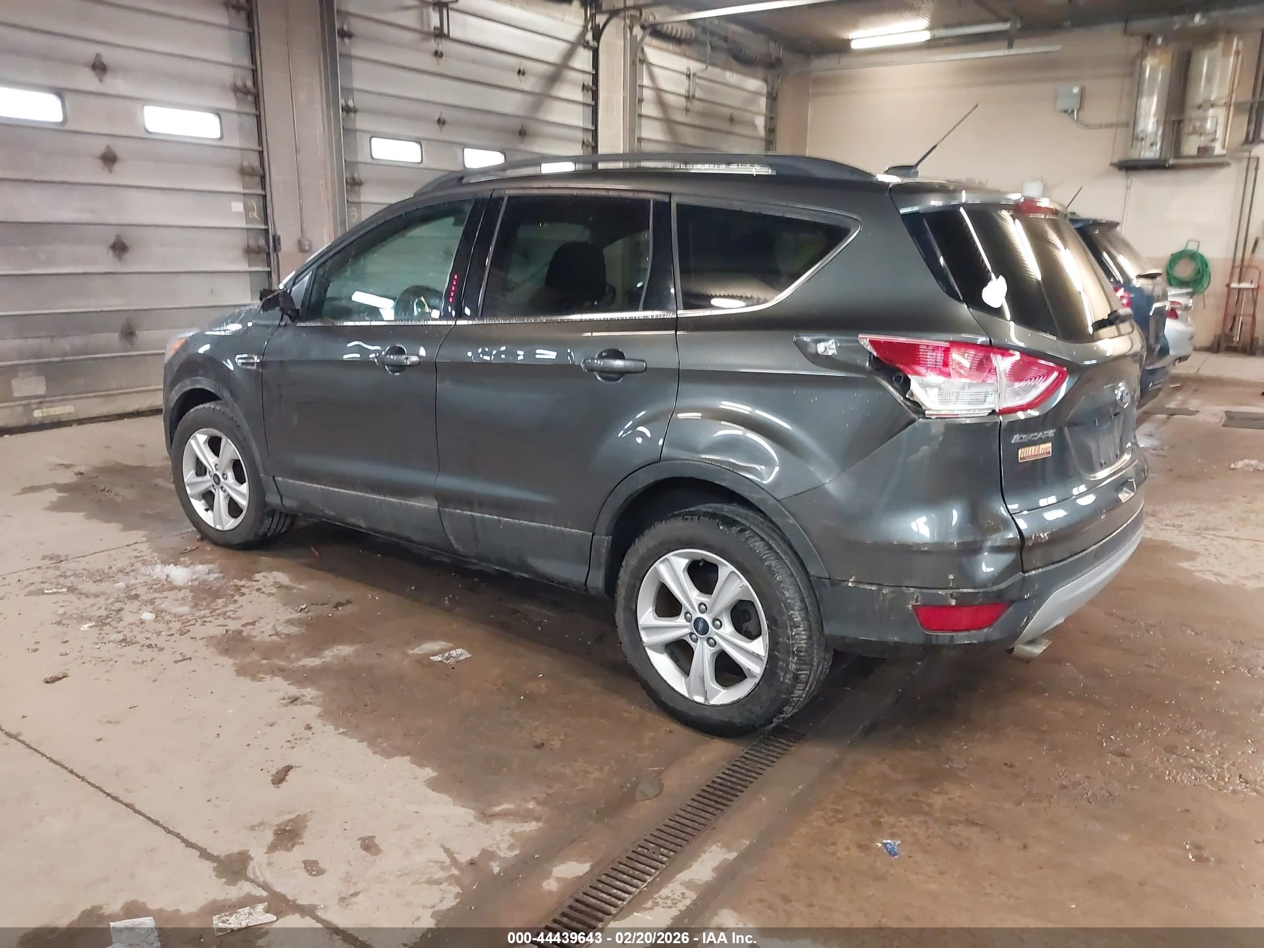 FORD ESCAPE image 3