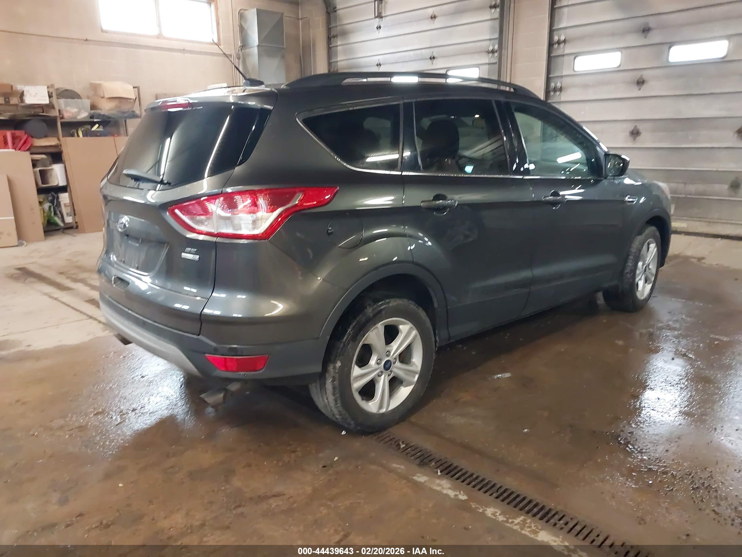 FORD ESCAPE image 4