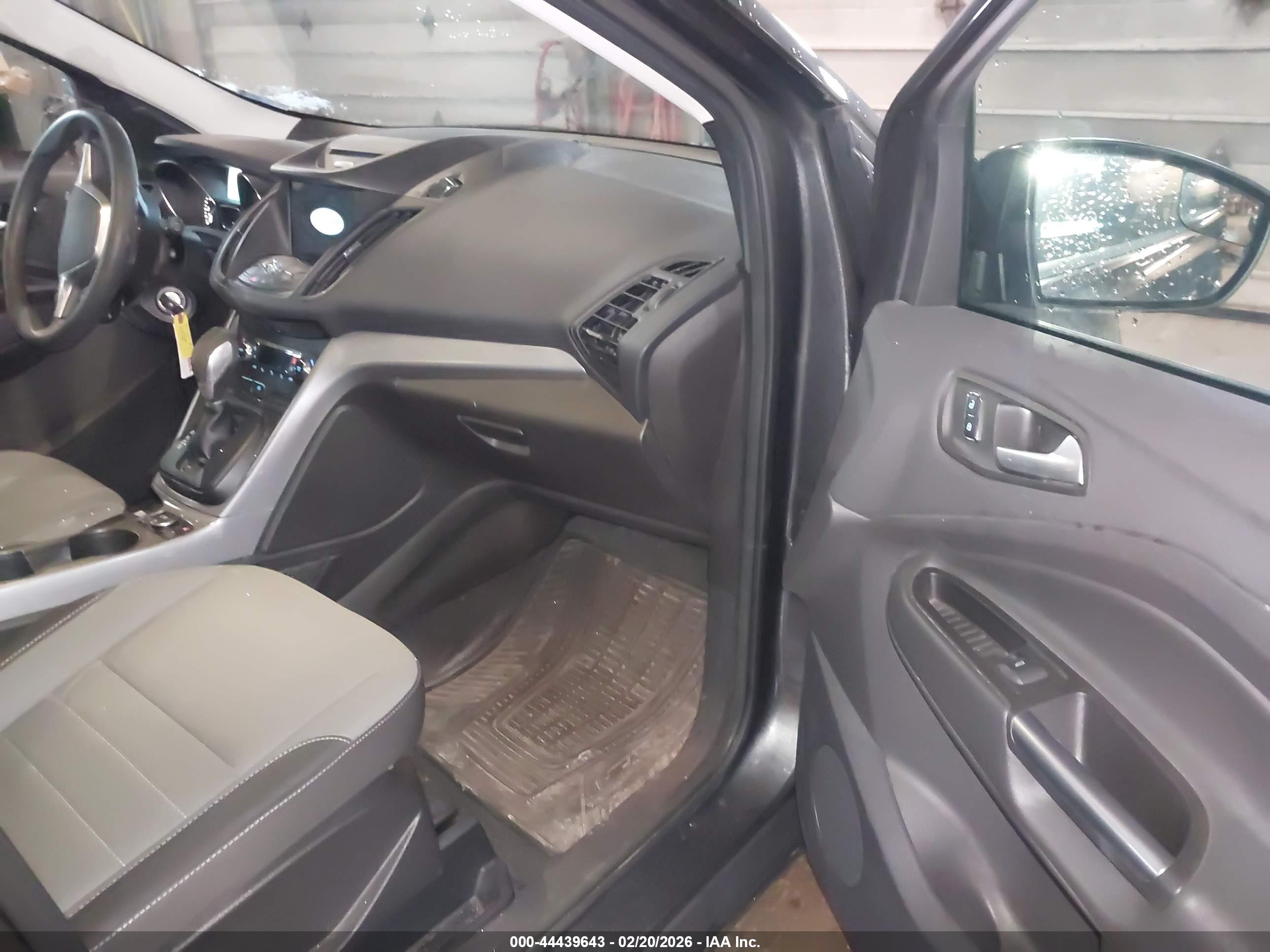 FORD ESCAPE image 5