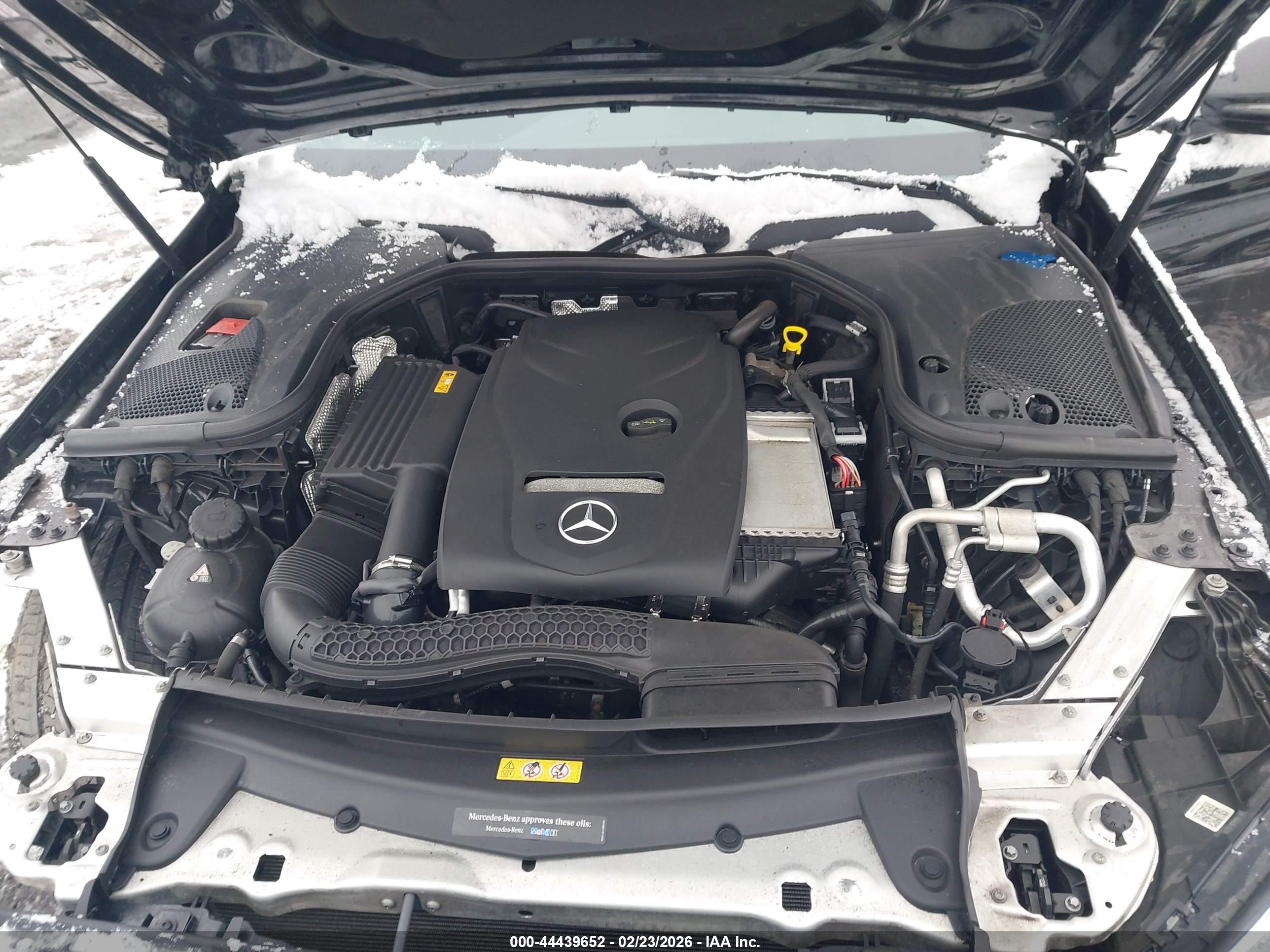 MERCEDES-BENZ E image 10