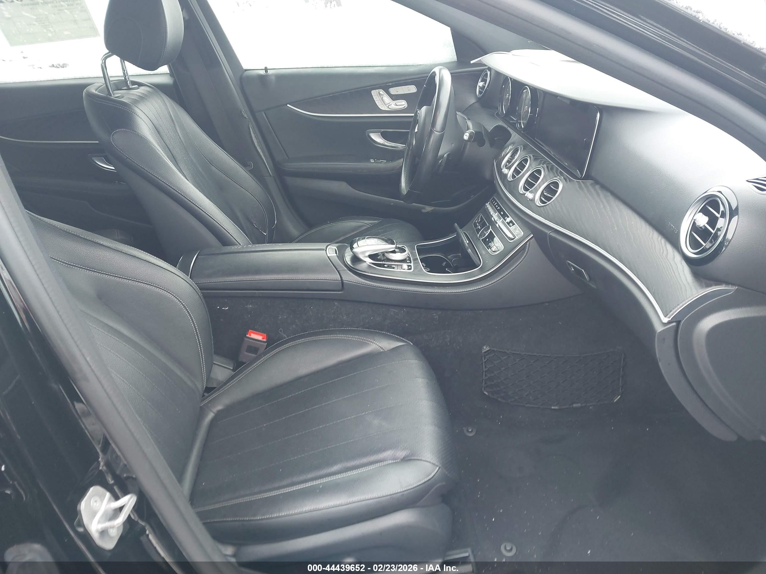 MERCEDES-BENZ E image 5