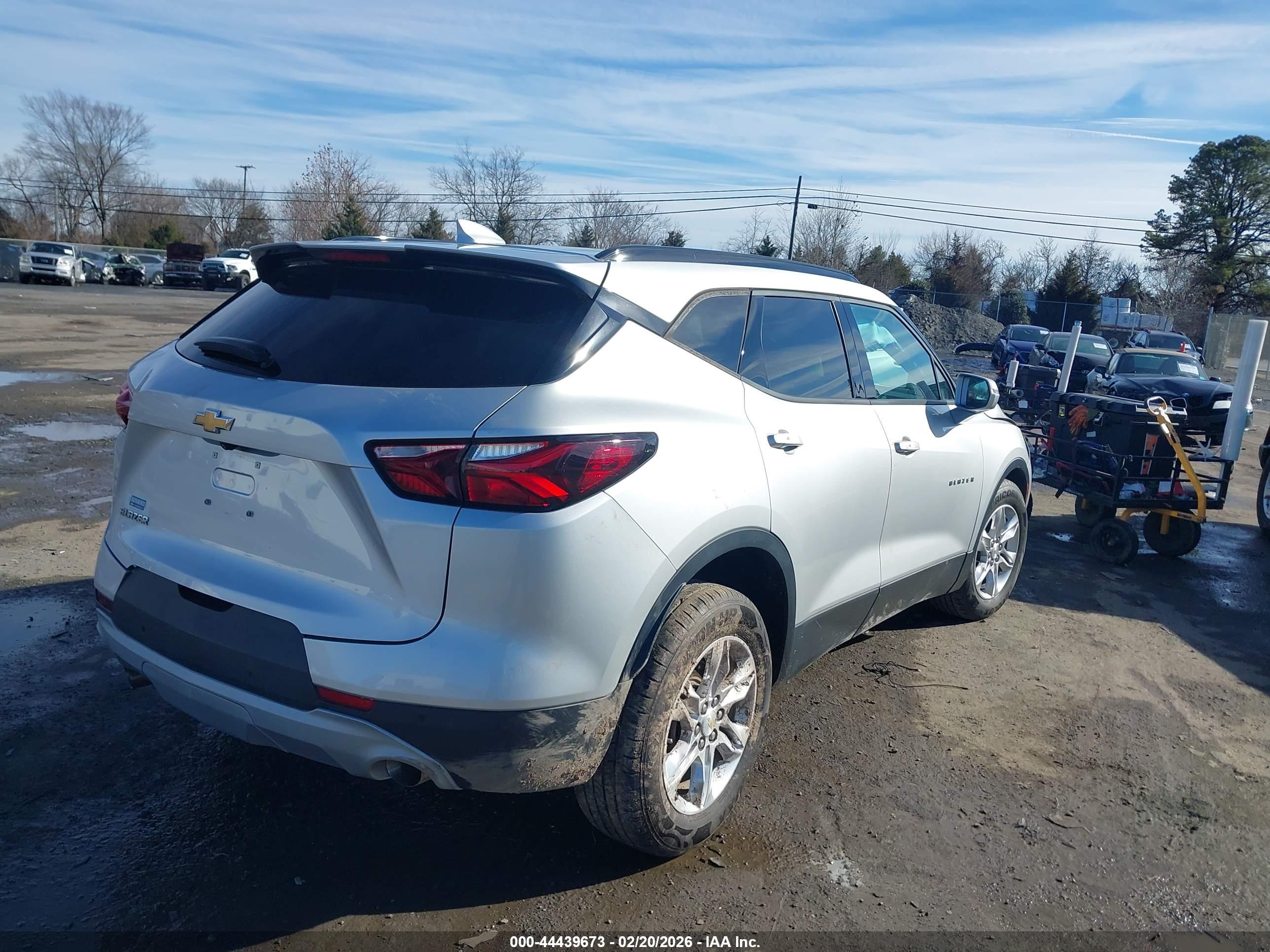 CHEVROLET BLAZER image 4