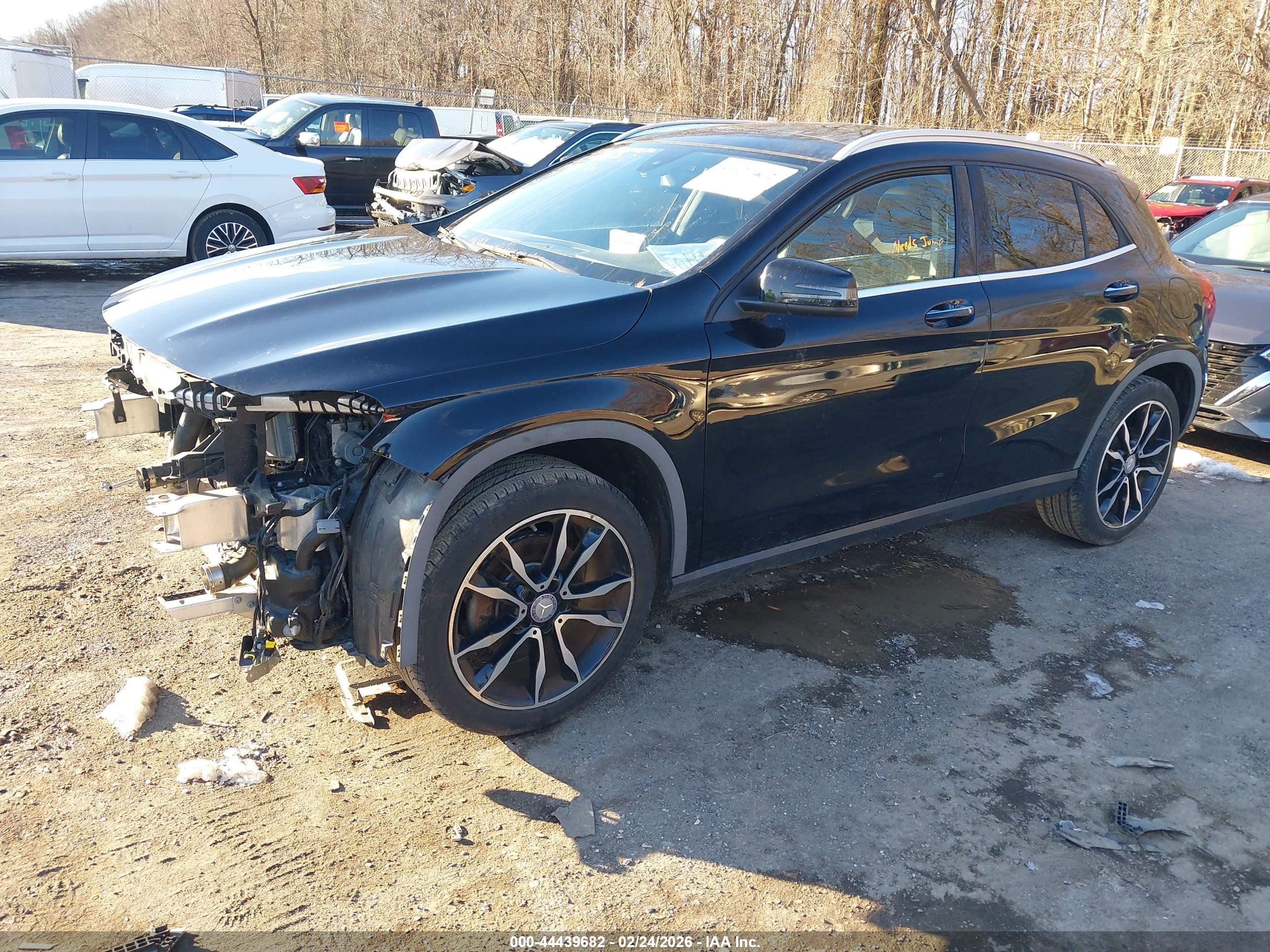 MERCEDES-BENZ GLA image 2