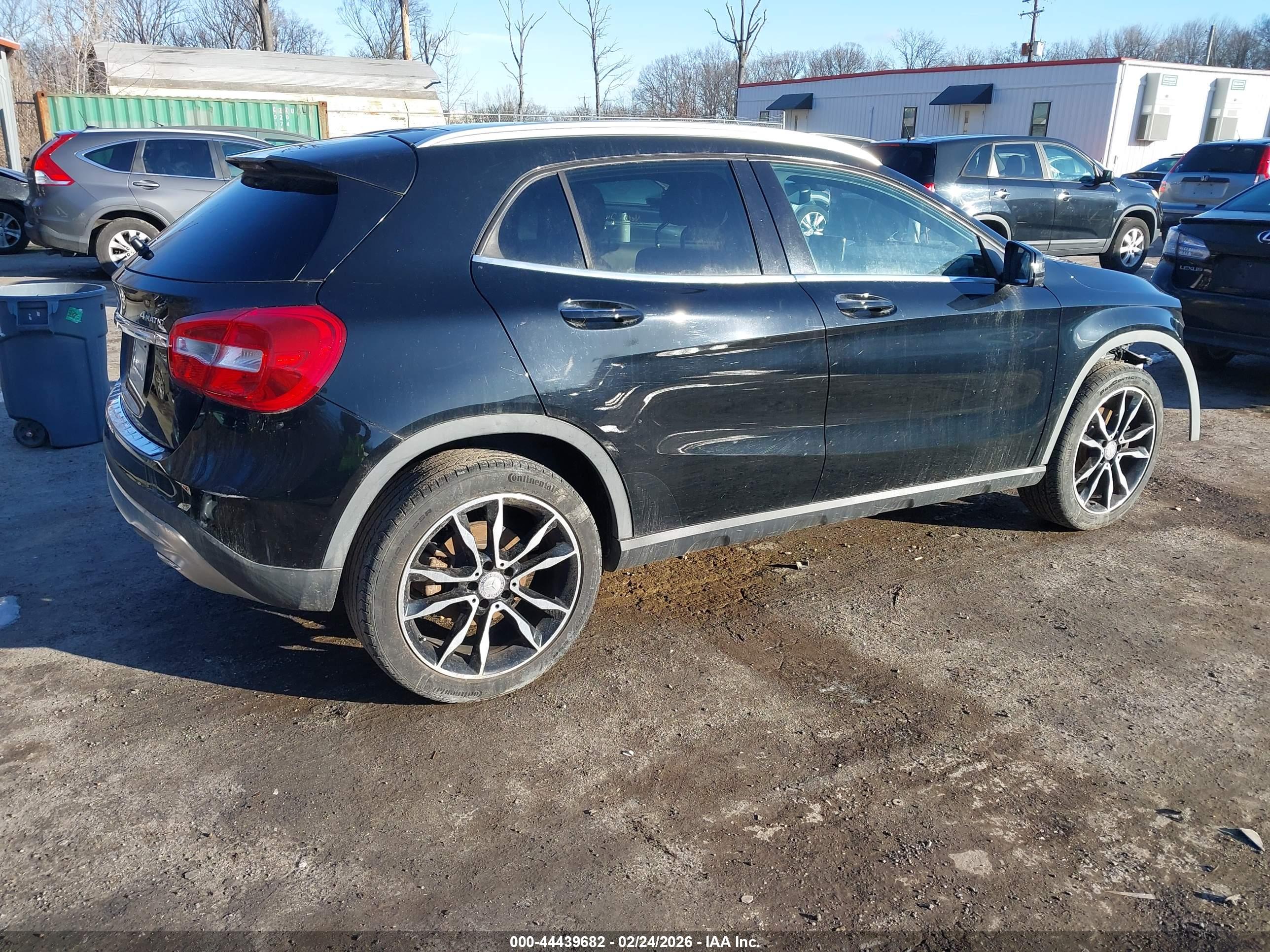 MERCEDES-BENZ GLA image 4