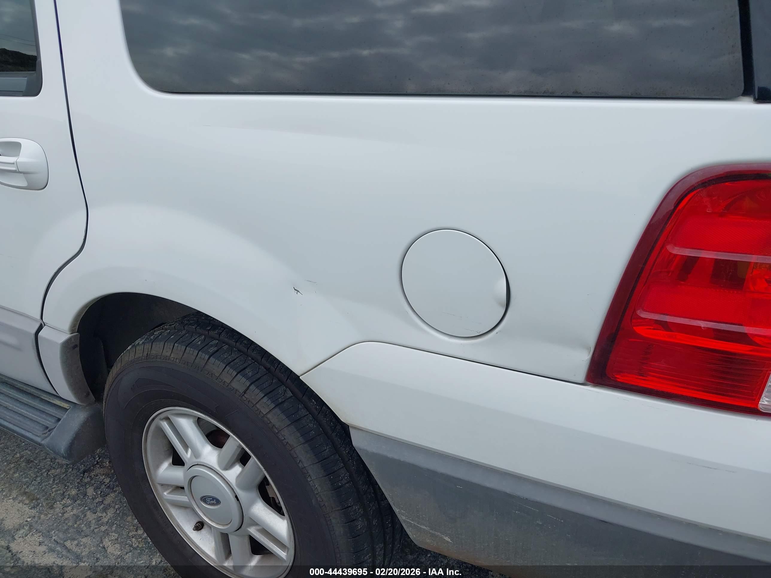 FORD EXPEDITION image 6