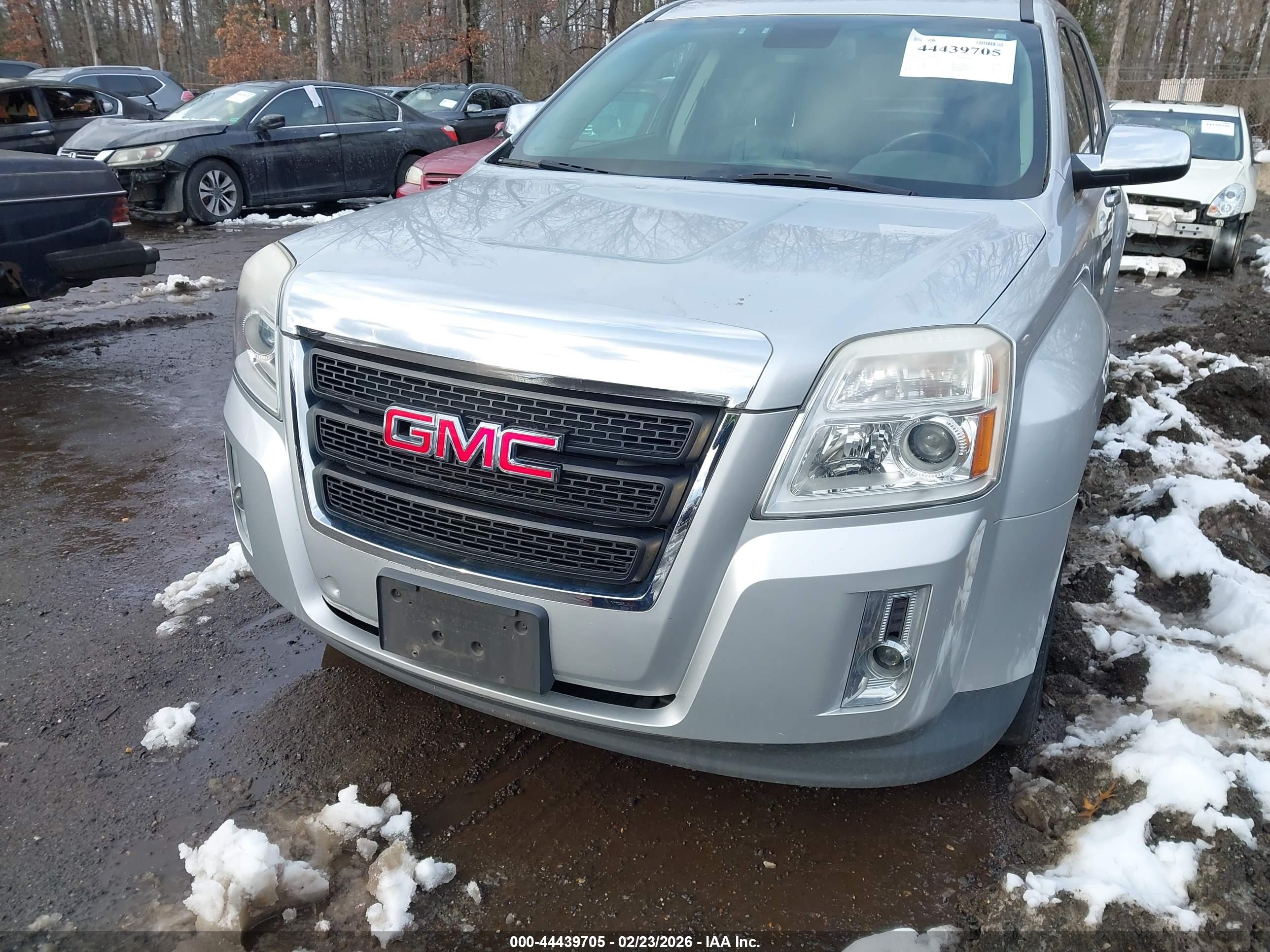 GMC TERRAIN image 6