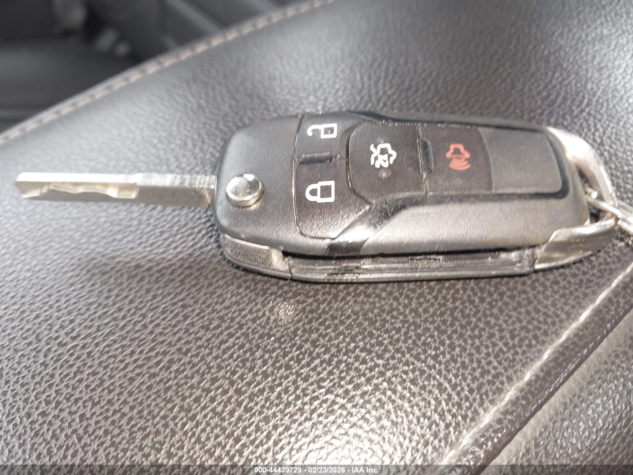FORD FUSION image 11