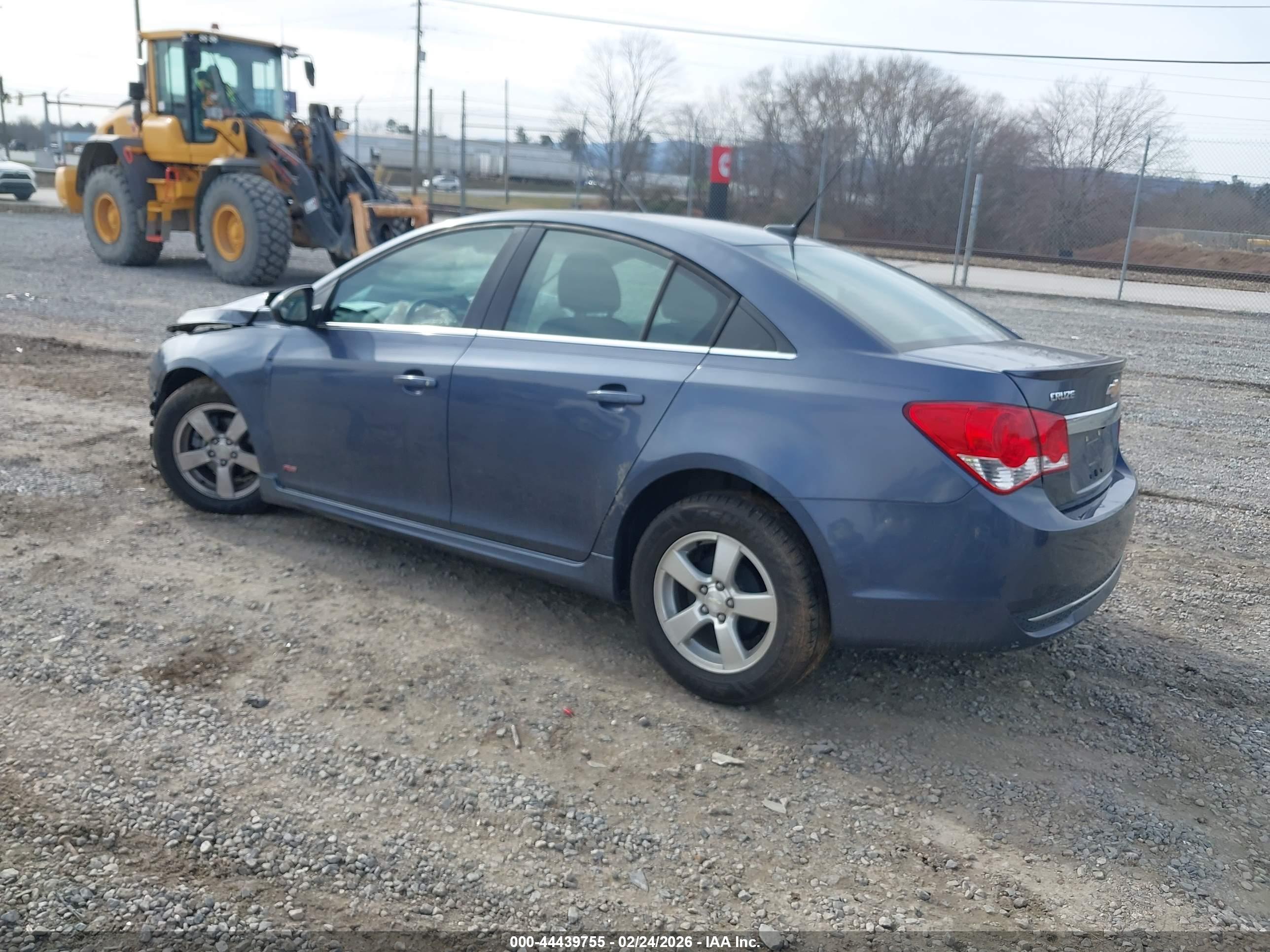 CHEVROLET CRUZE image 3