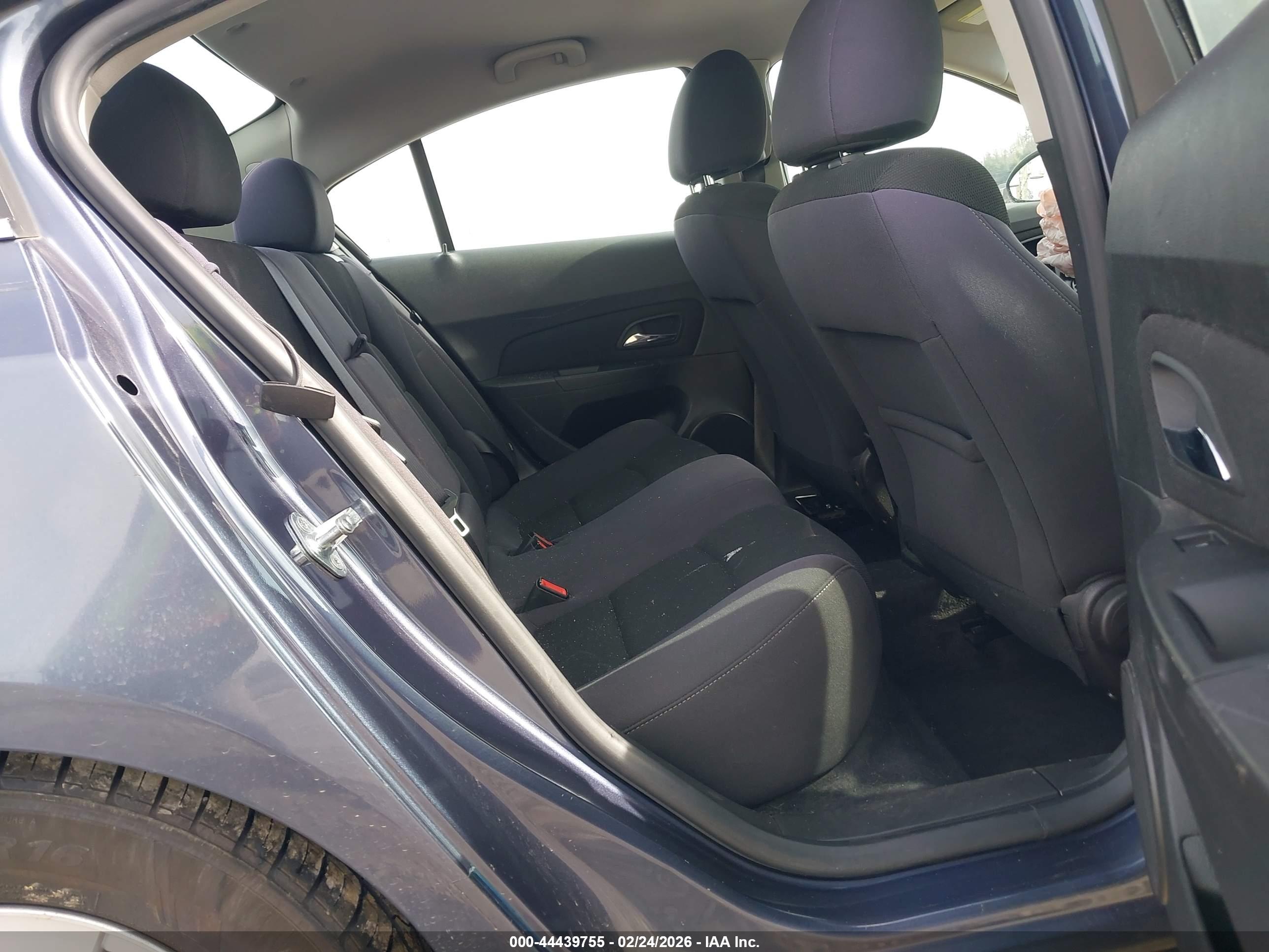 CHEVROLET CRUZE image 8