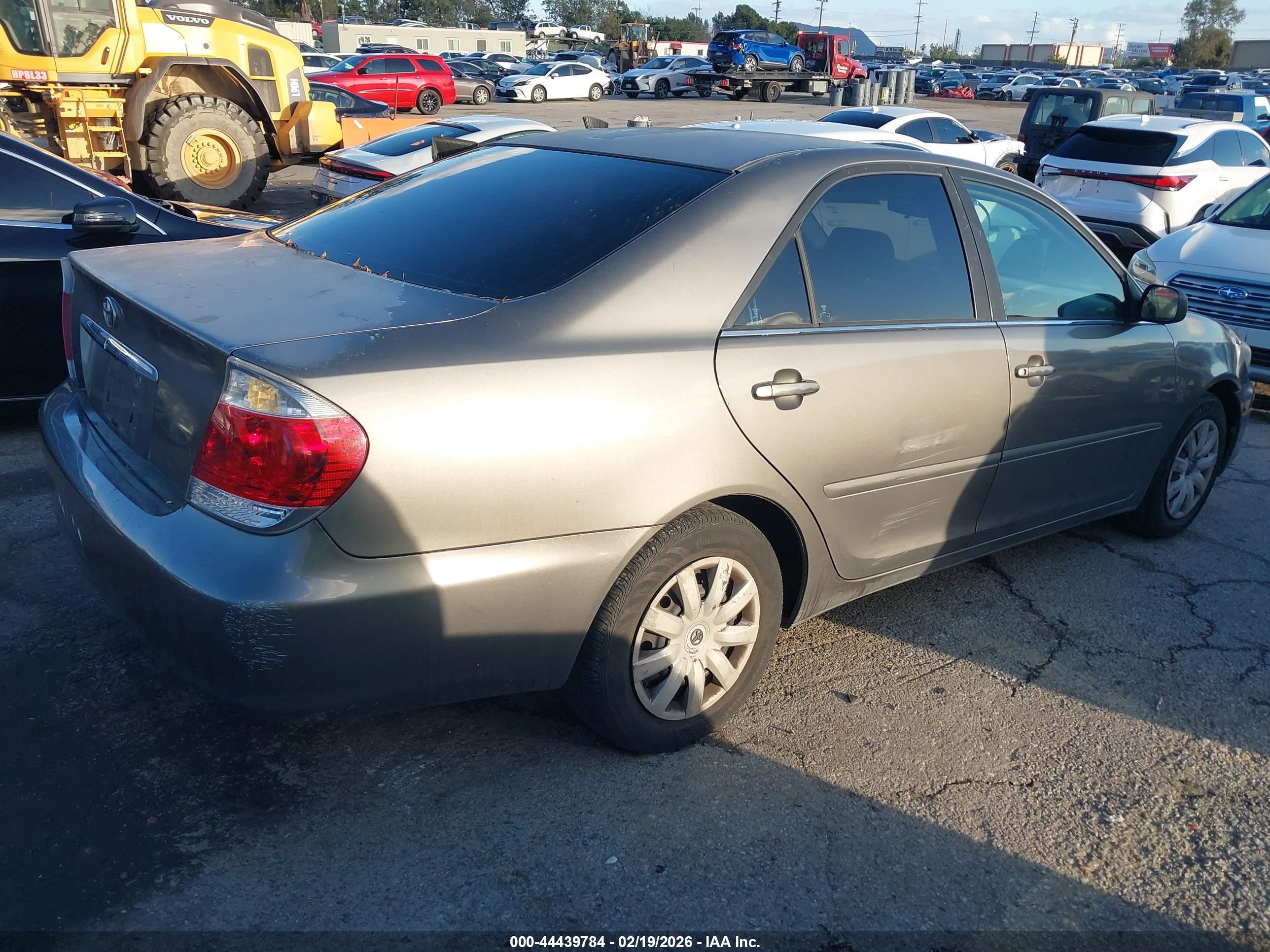 TOYOTA CAMRY image 4