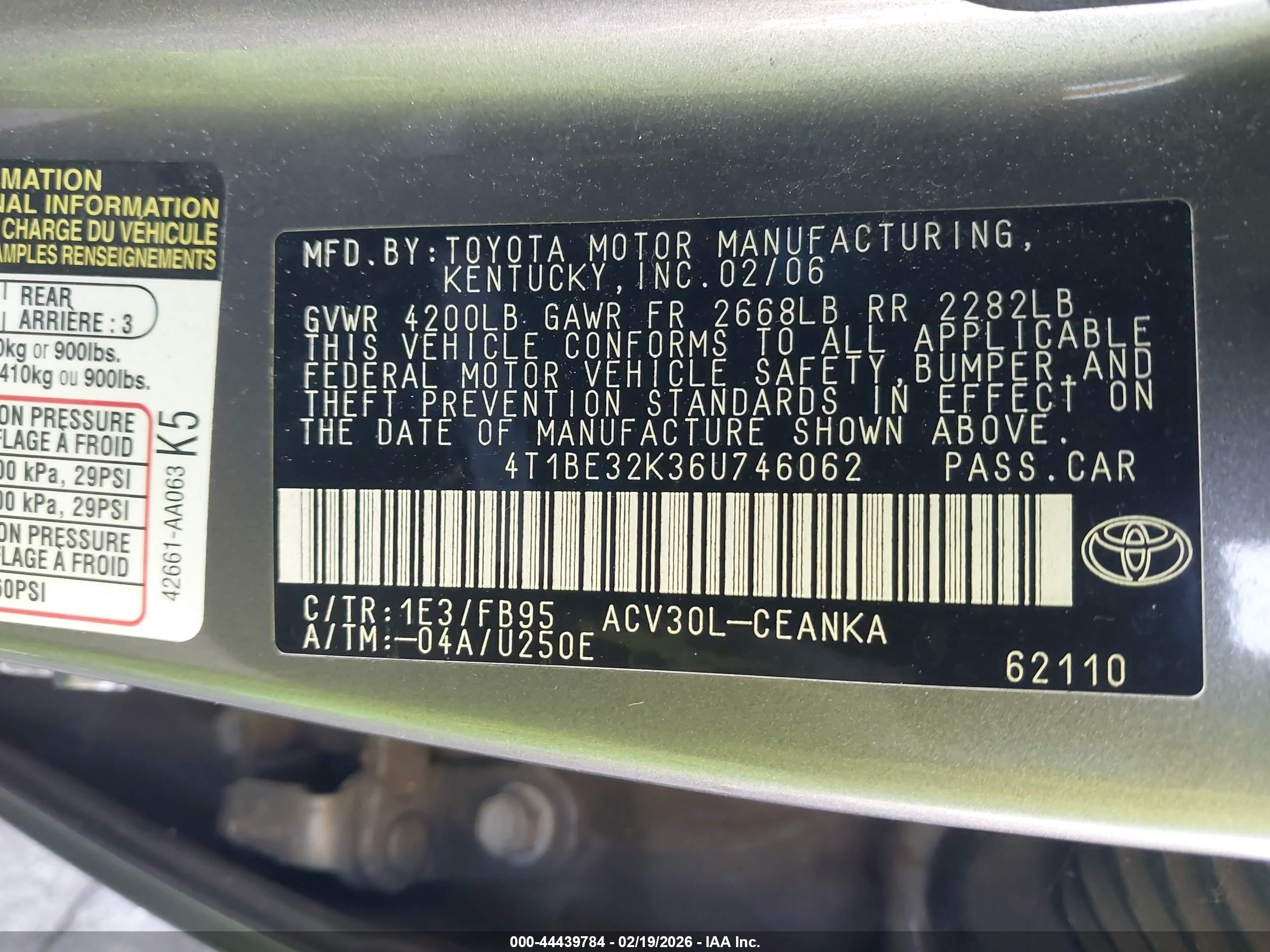 TOYOTA CAMRY image 9