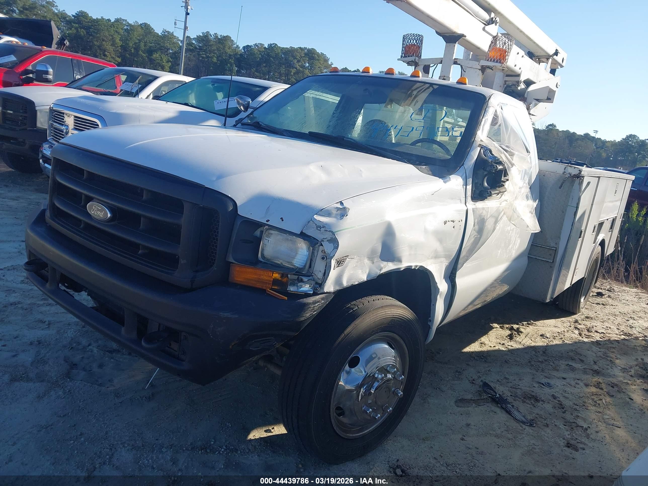 FORD F-550 image 2