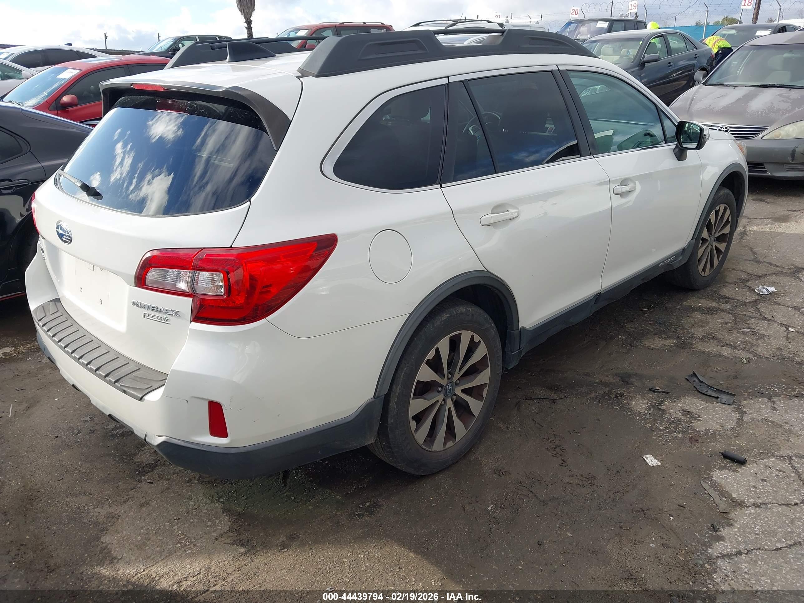SUBARU OUTBACK image 4