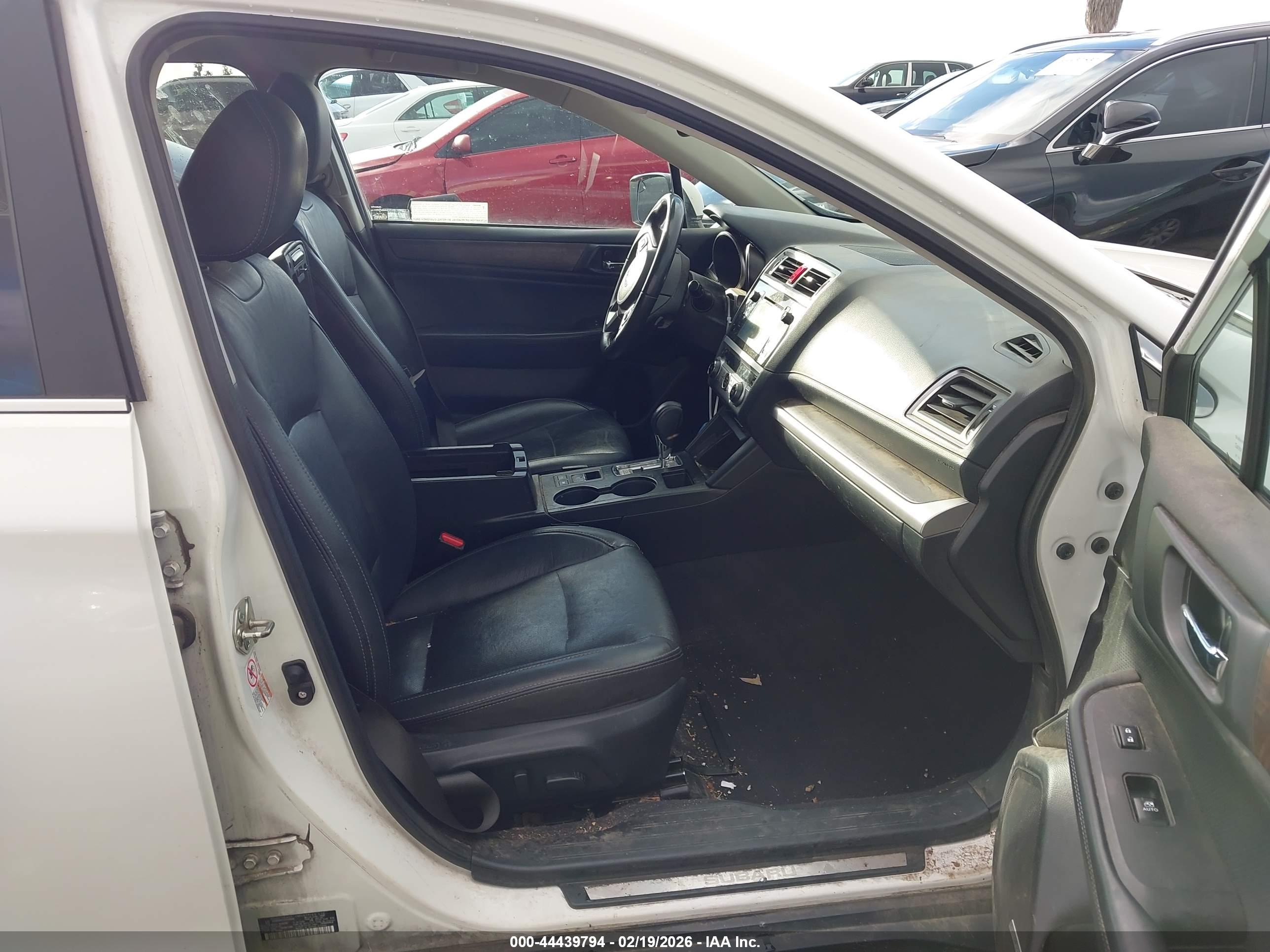 SUBARU OUTBACK image 5