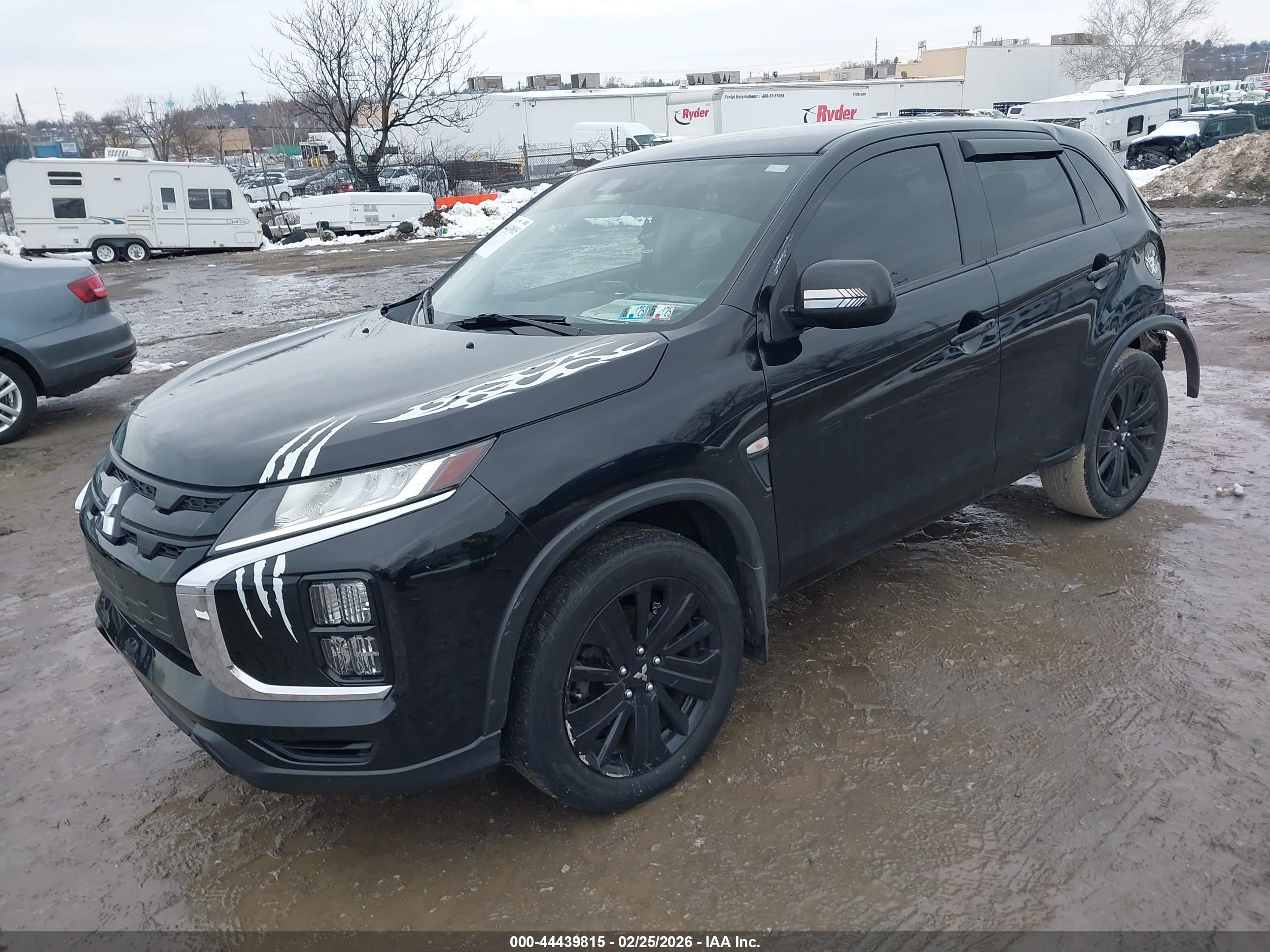 MITSUBISHI OUTLANDER image 2