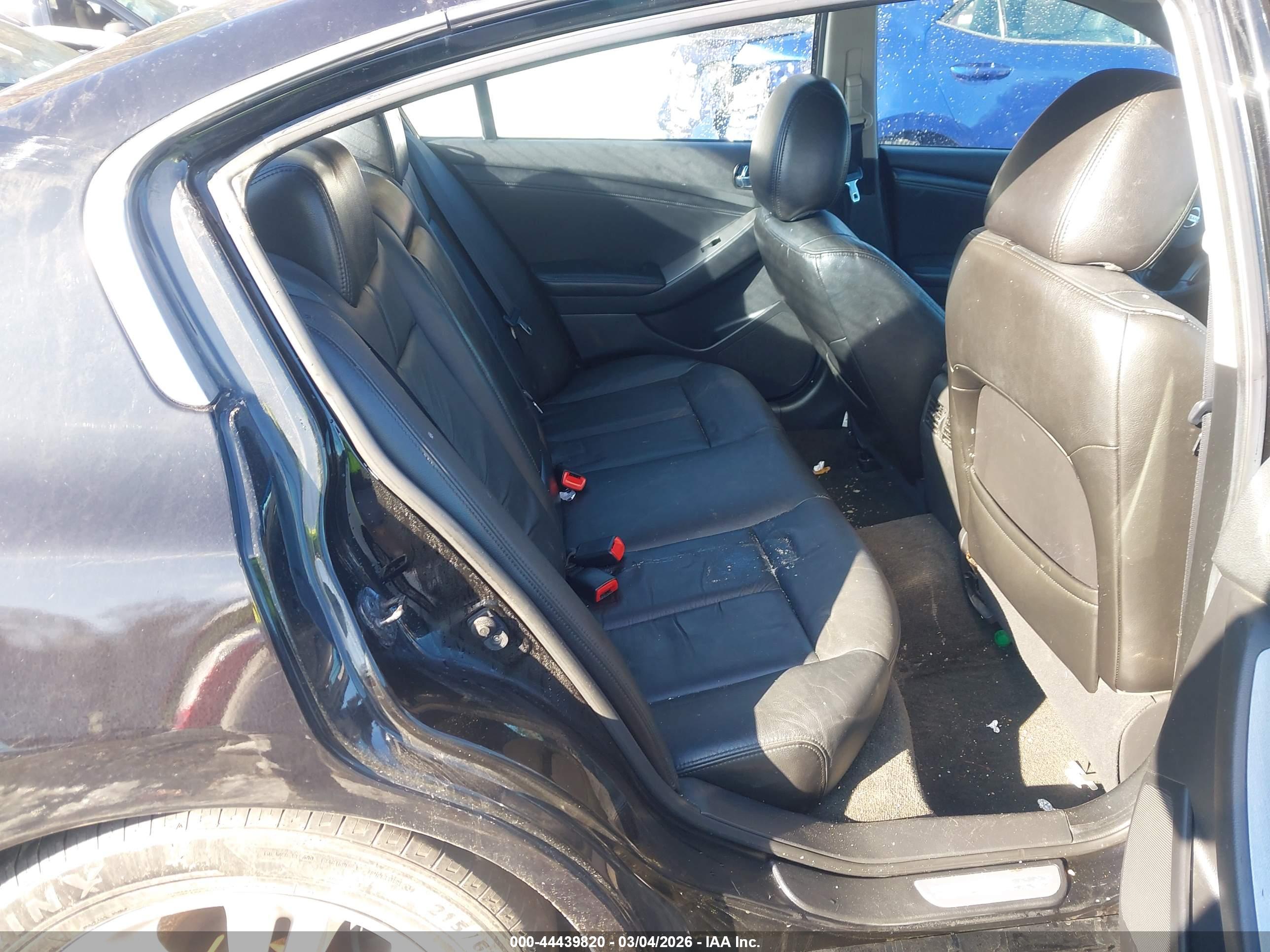 NISSAN ALTIMA image 8