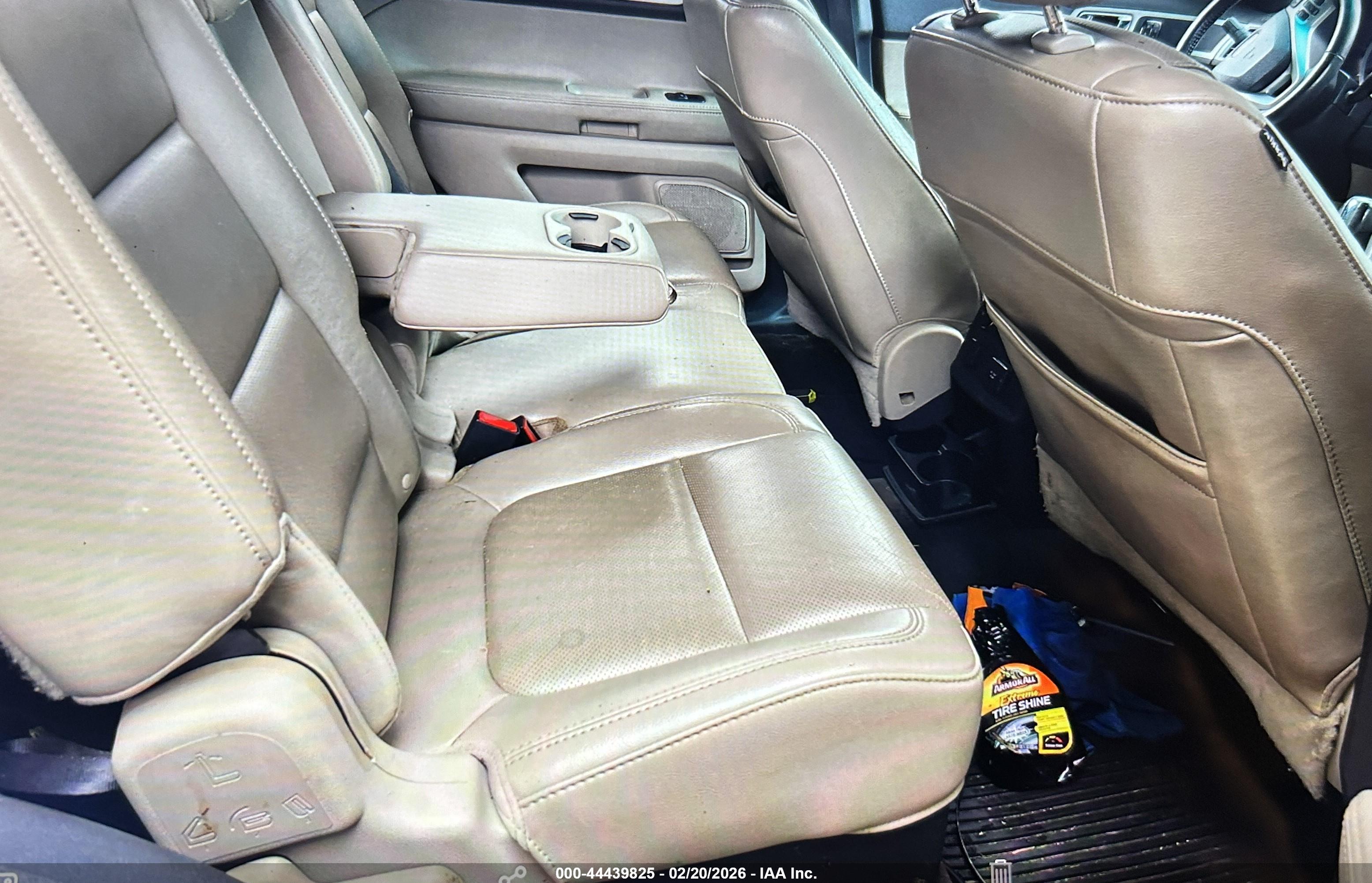 FORD EXPLORER image 8