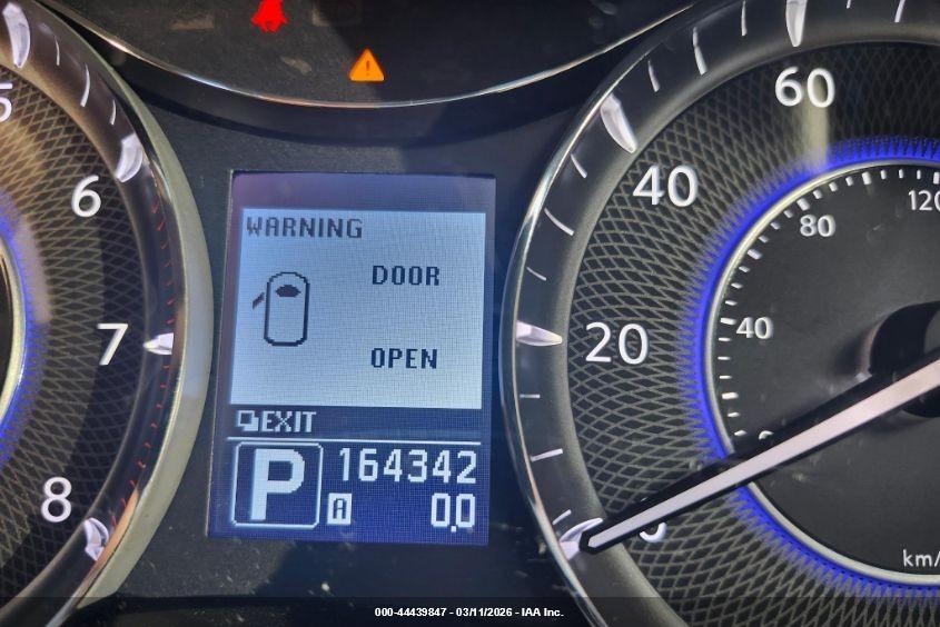 INFINITI QX56 image 7