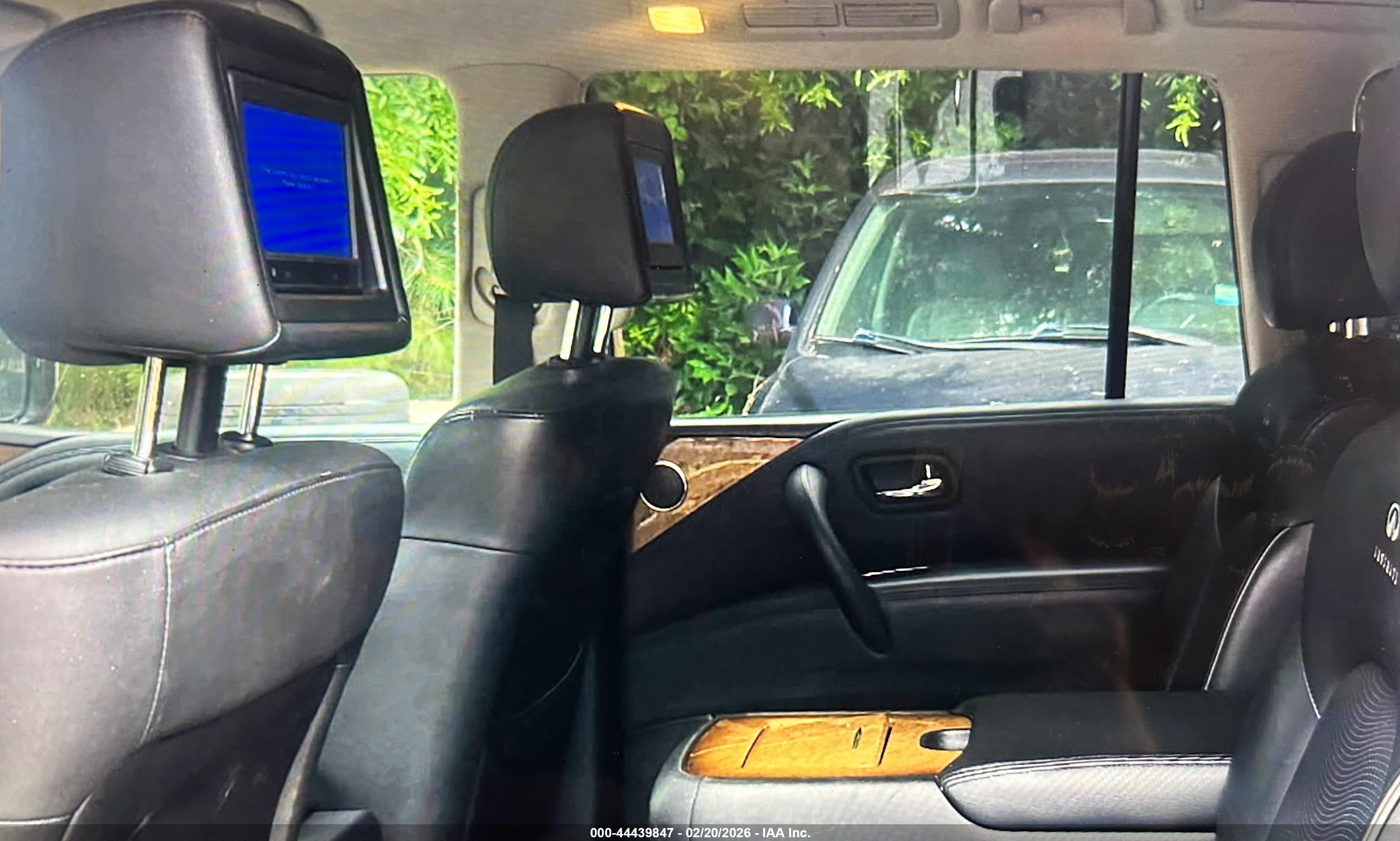 INFINITI QX56 image 8