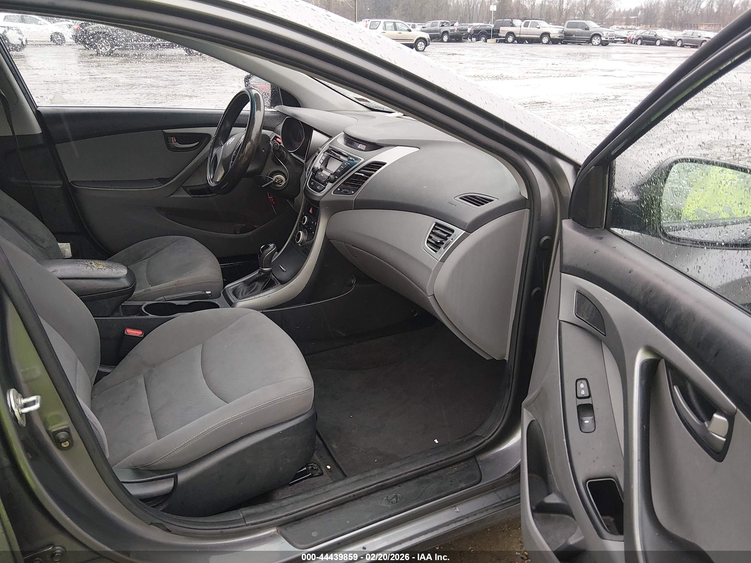 HYUNDAI ELANTRA image 5
