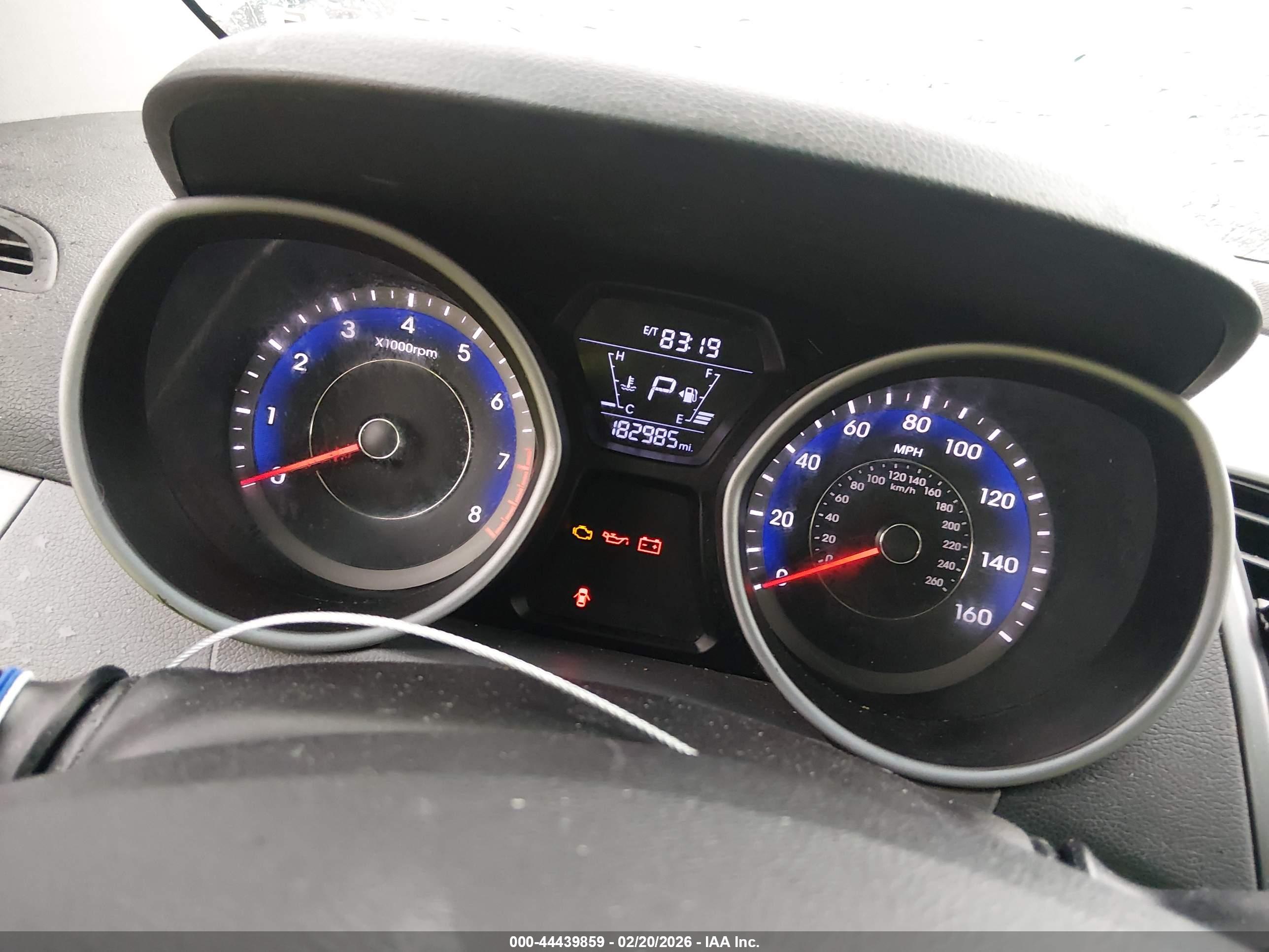 HYUNDAI ELANTRA image 7