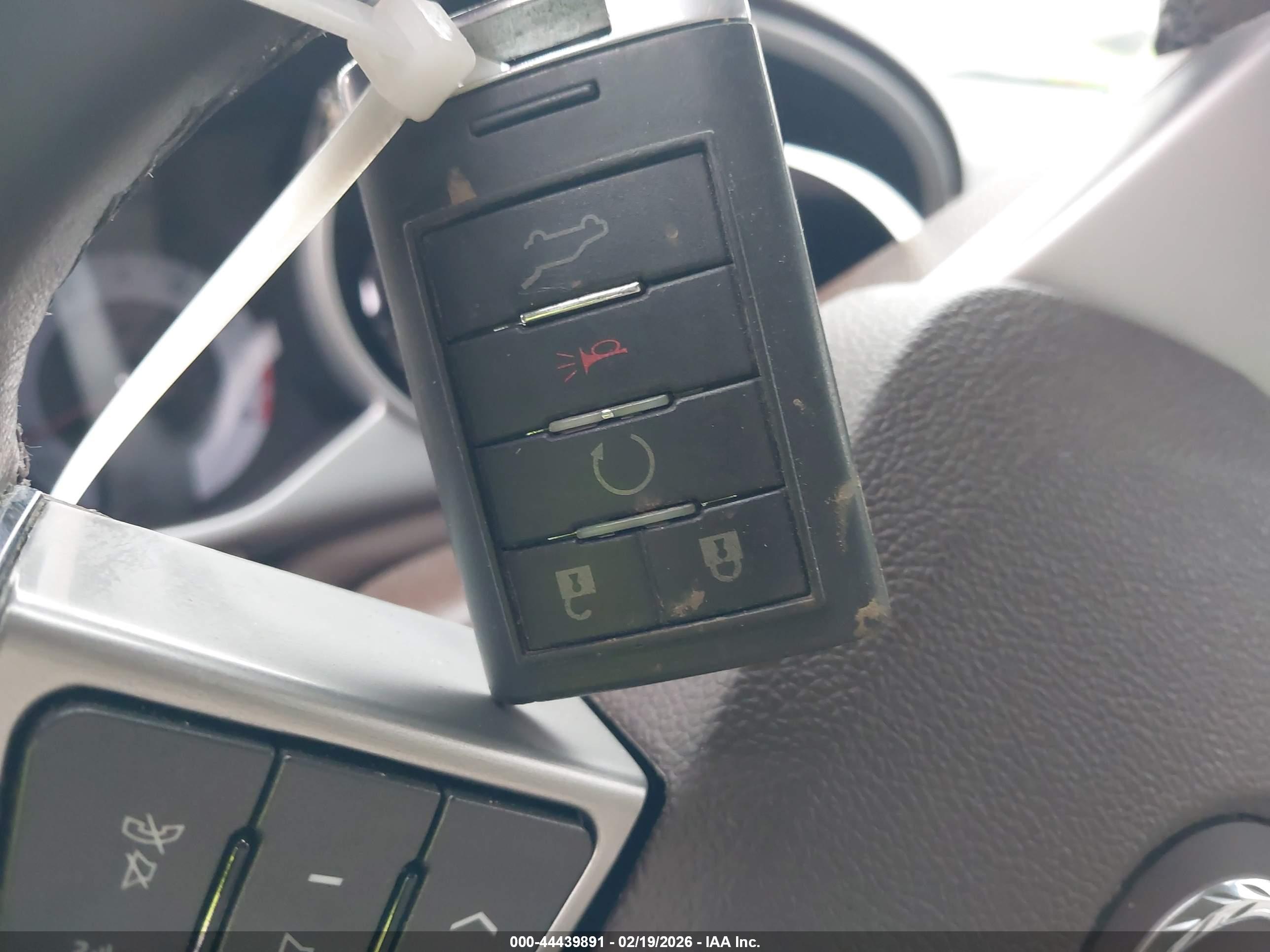 CADILLAC SRX image 11