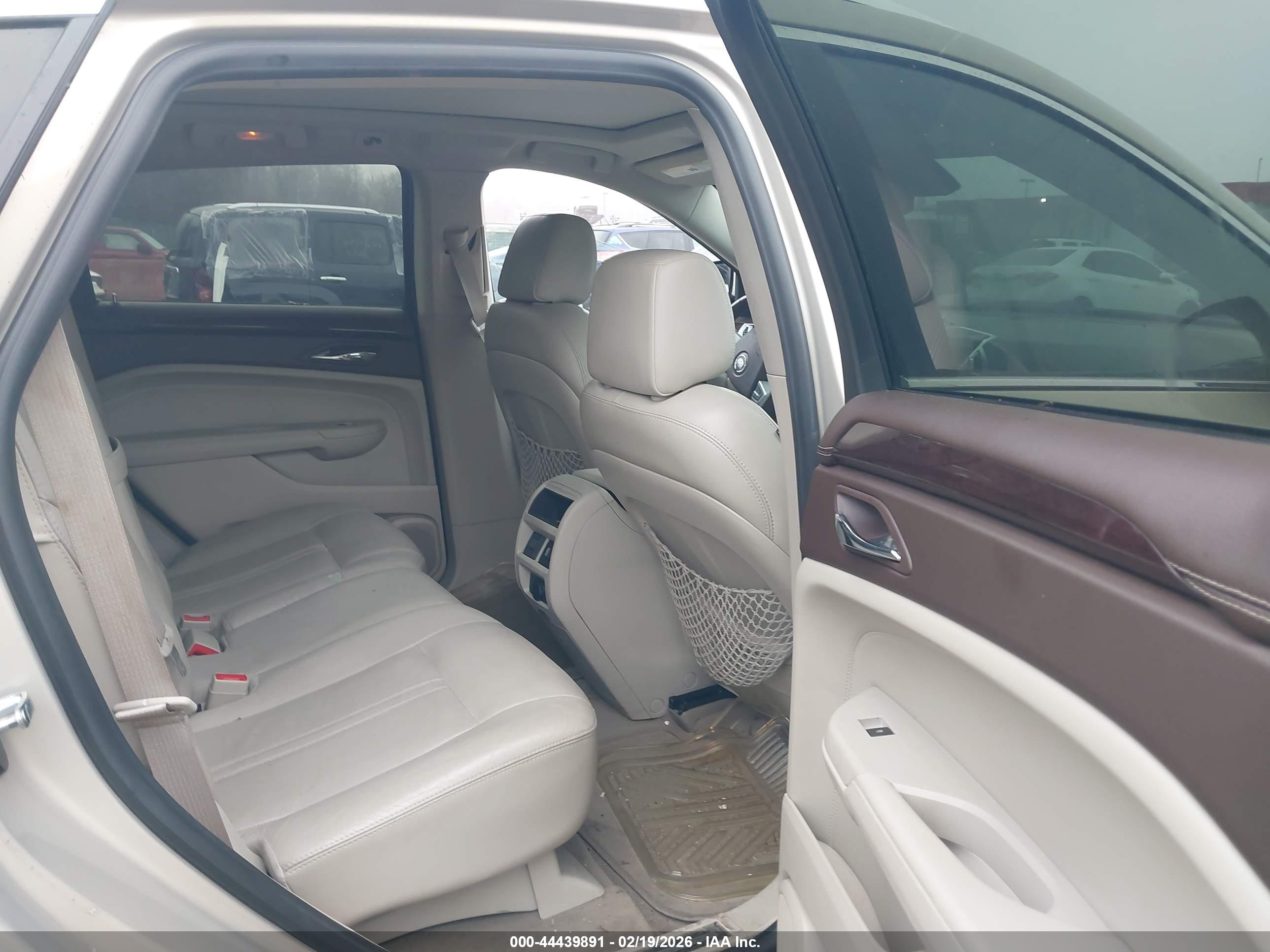 CADILLAC SRX image 8