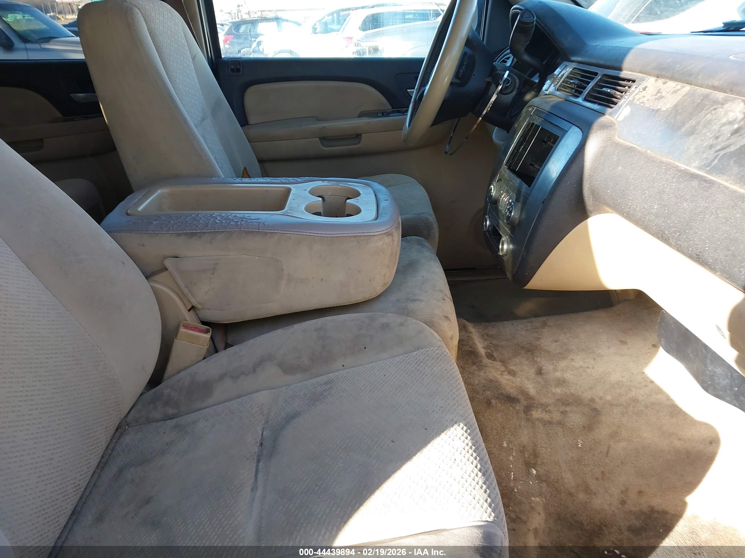 CHEVROLET TAHOE image 5