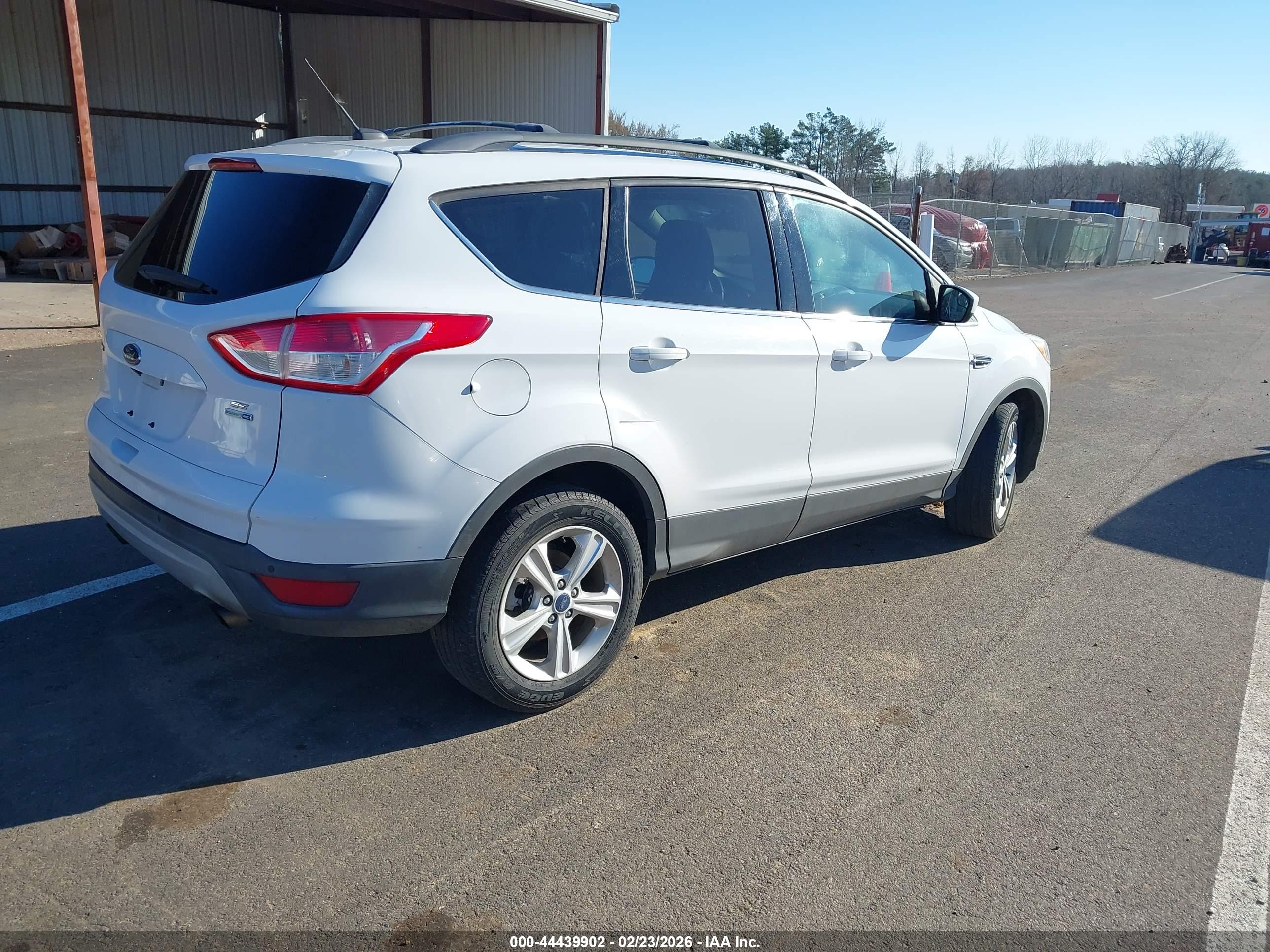 FORD ESCAPE image 4
