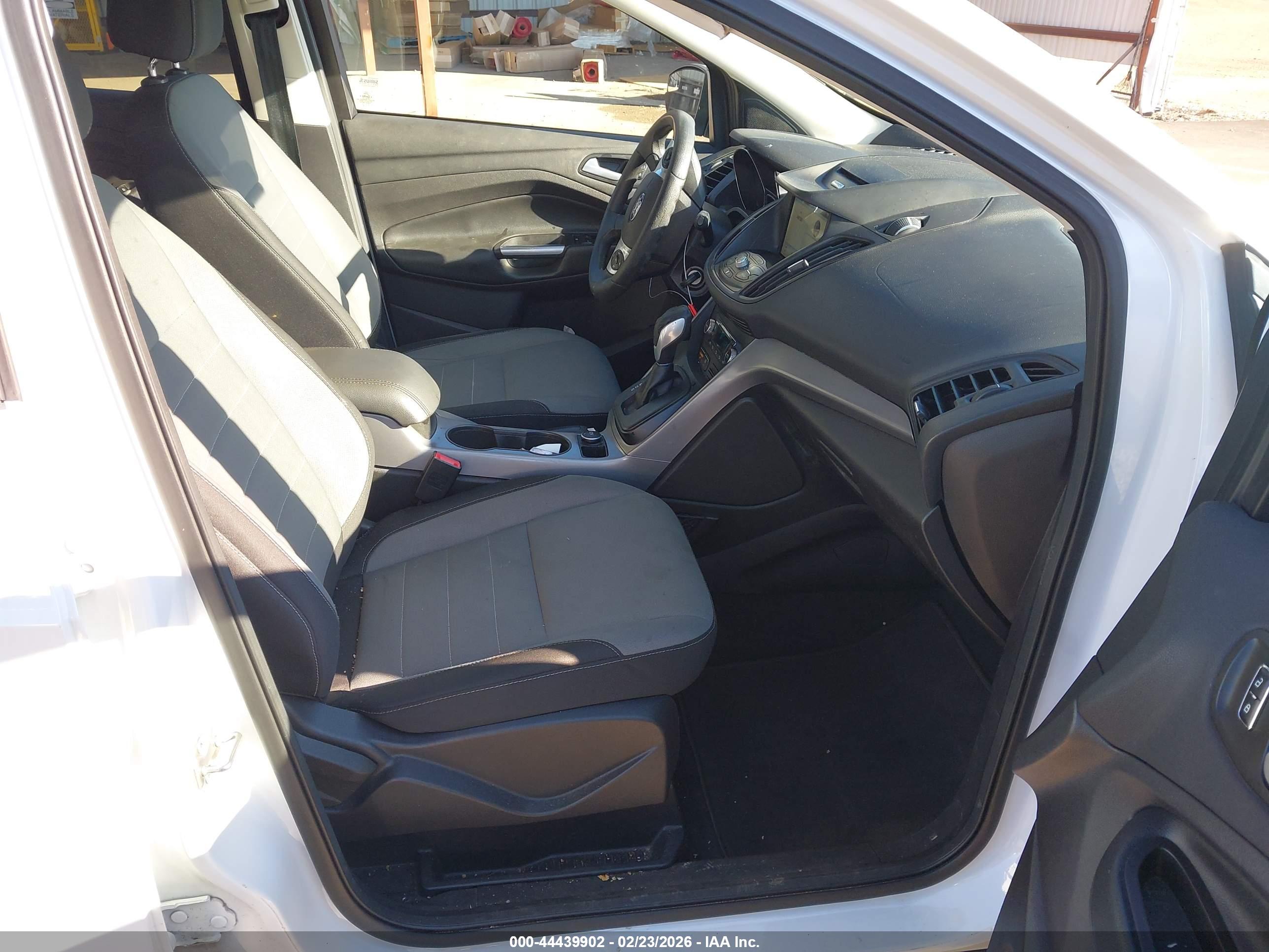 FORD ESCAPE image 5