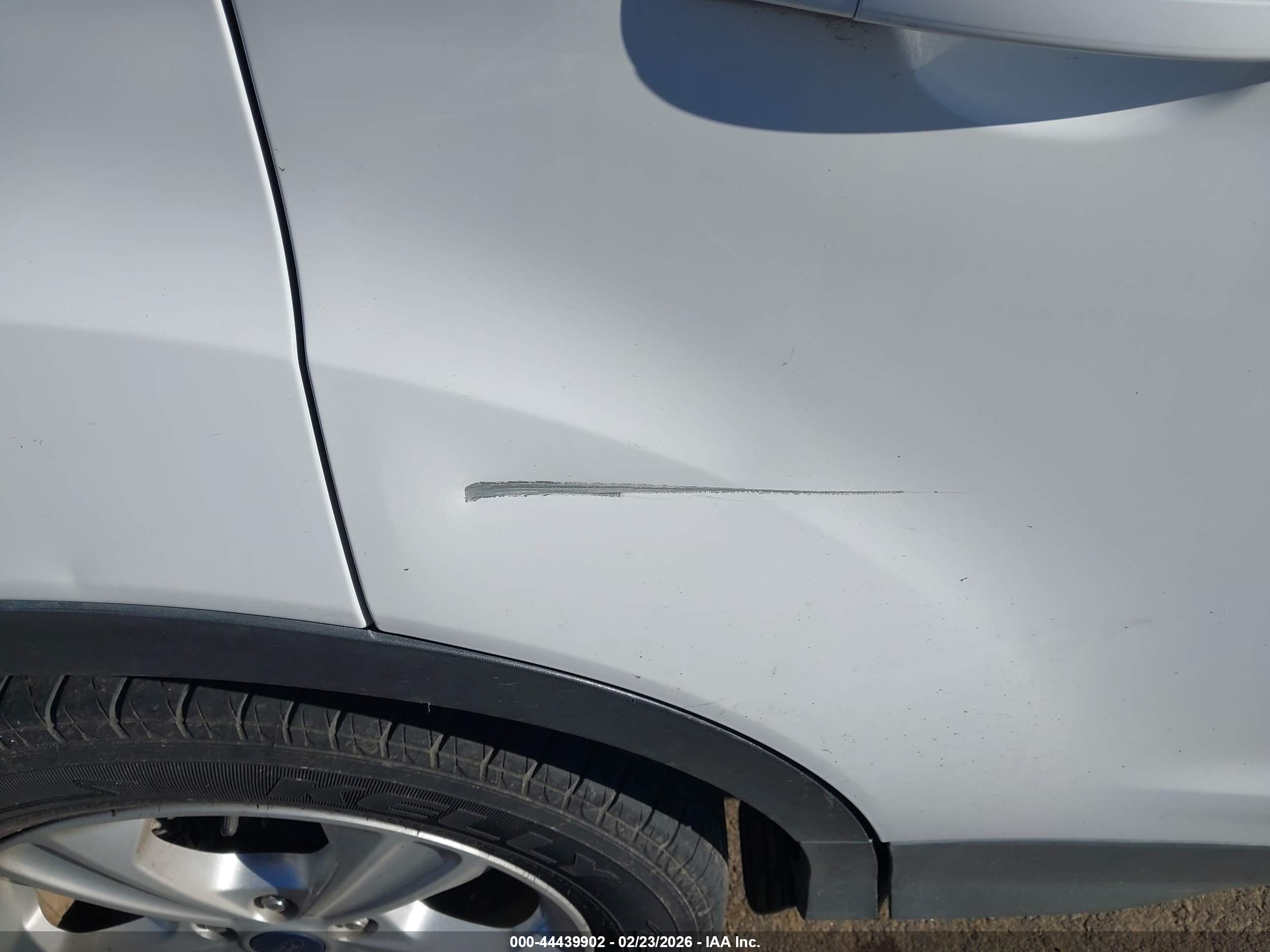 FORD ESCAPE image 6