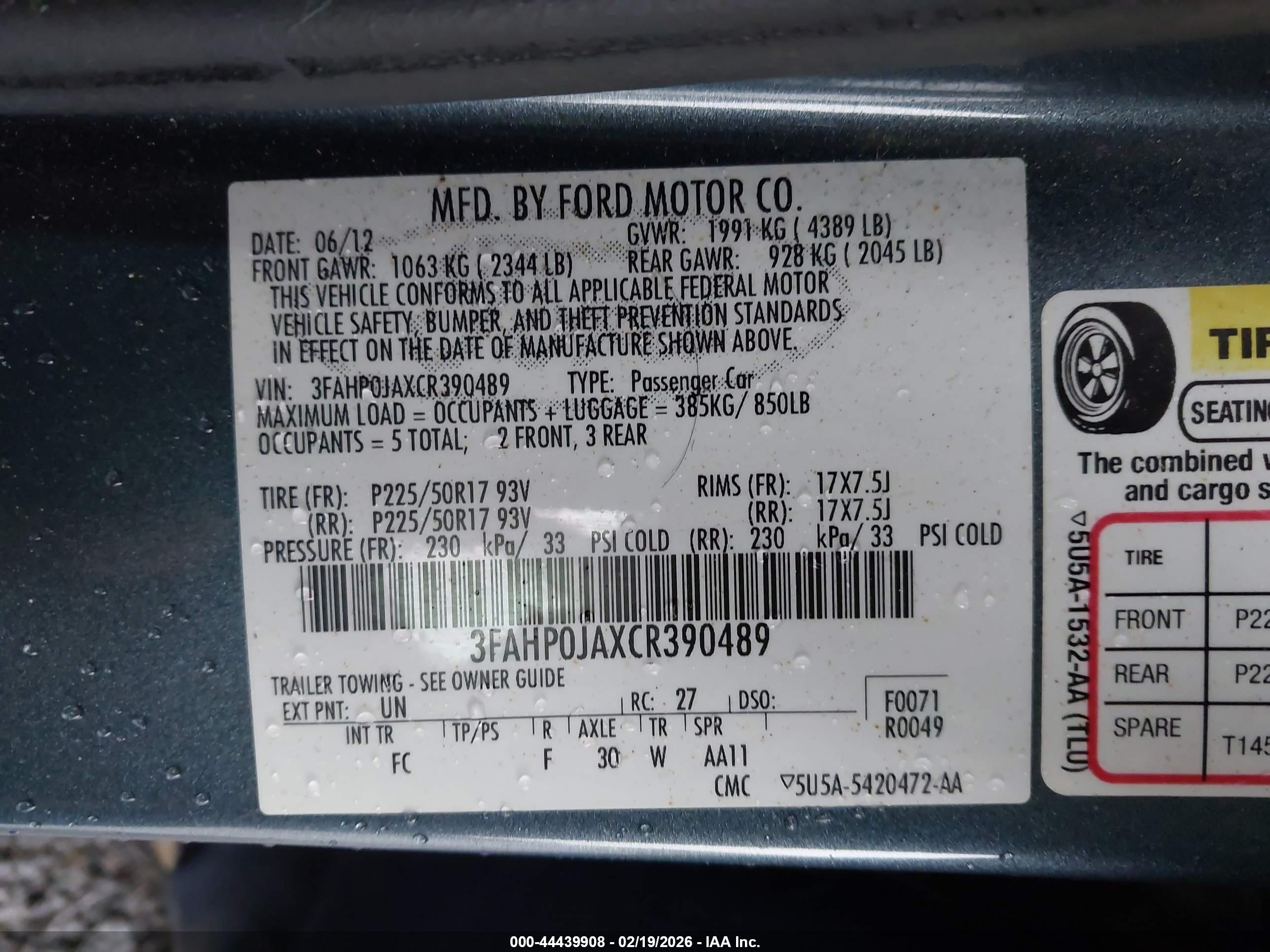 FORD FUSION image 9
