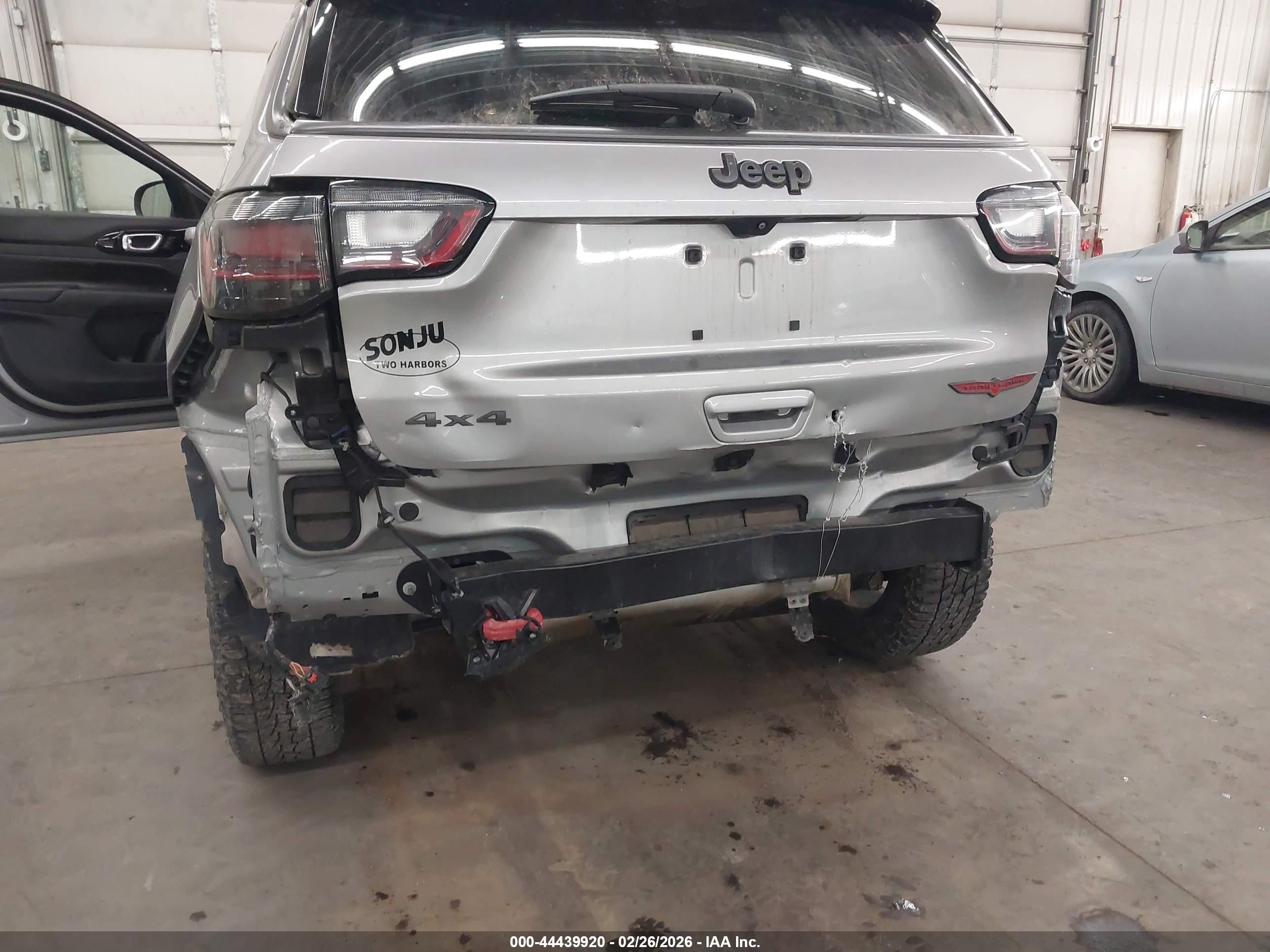 JEEP COMPASS image 6