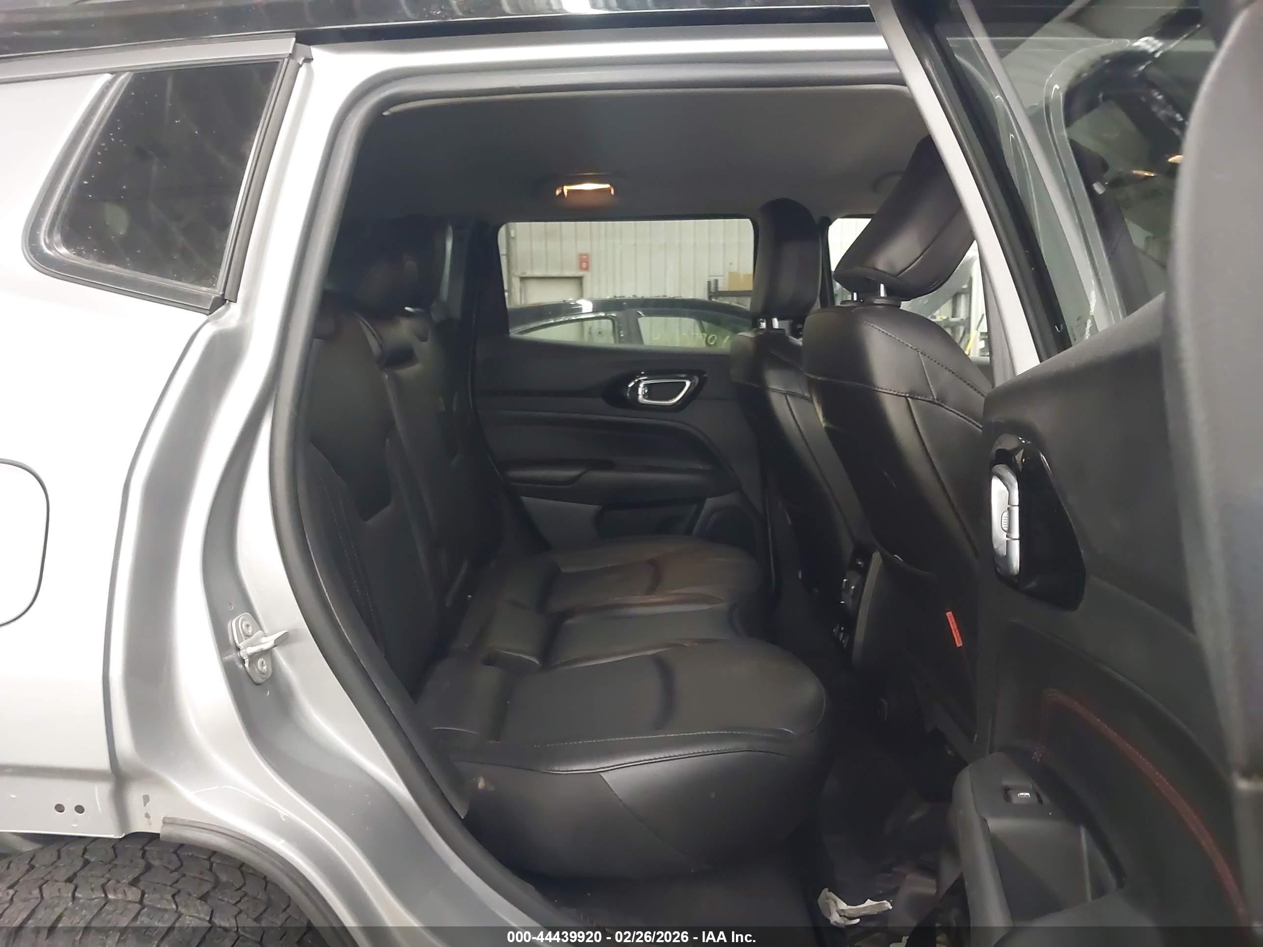 JEEP COMPASS image 8
