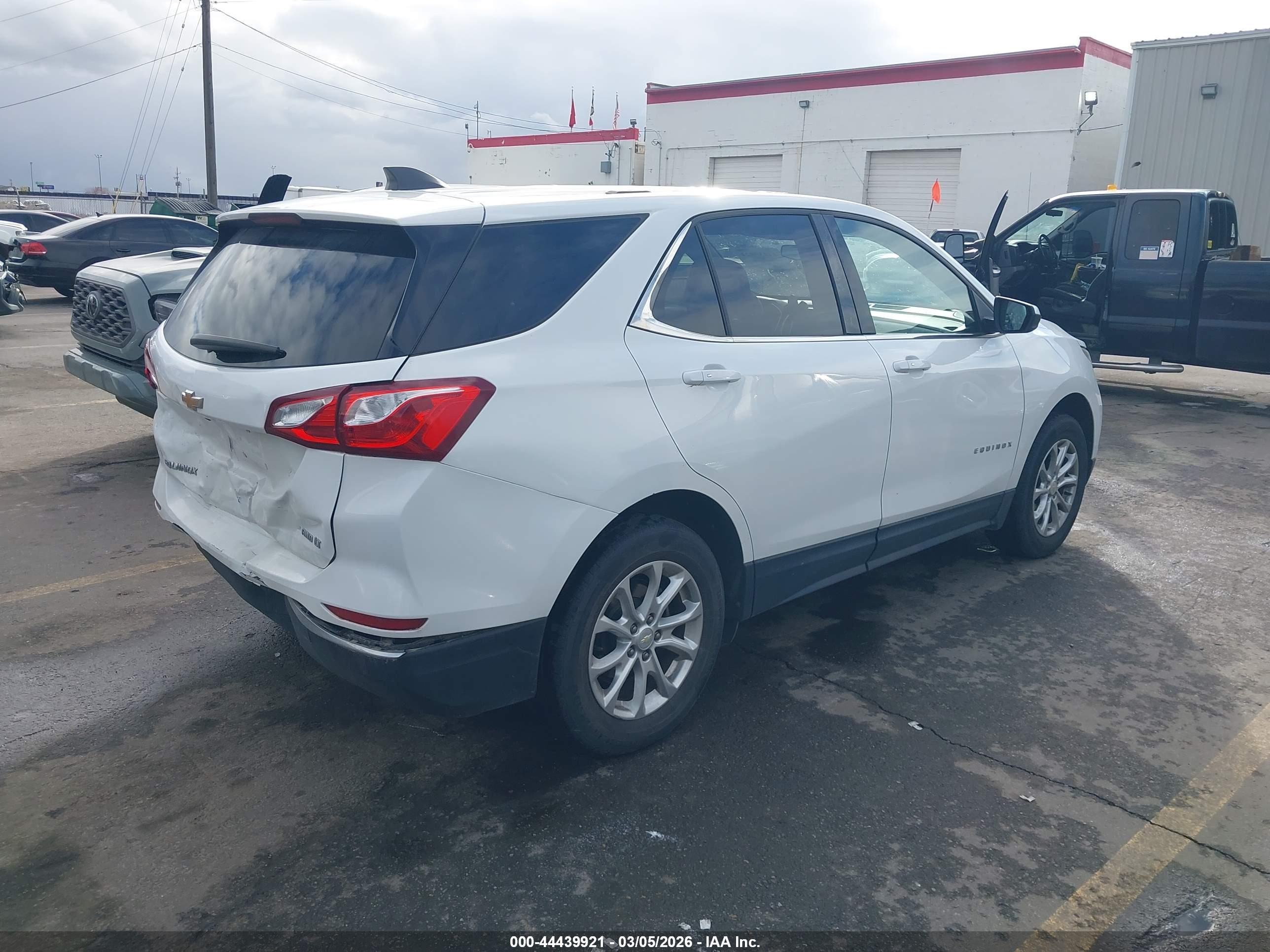 CHEVROLET EQUINOX image 4