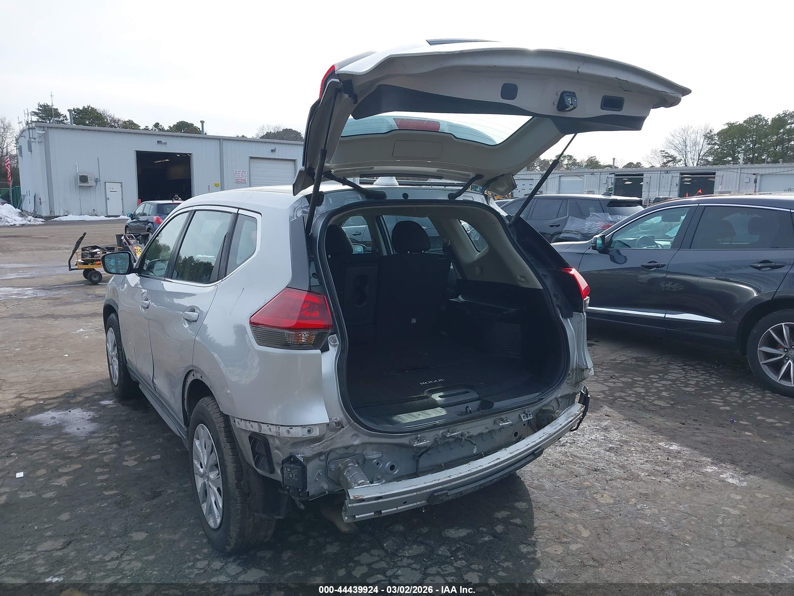 NISSAN ROGUE image 3