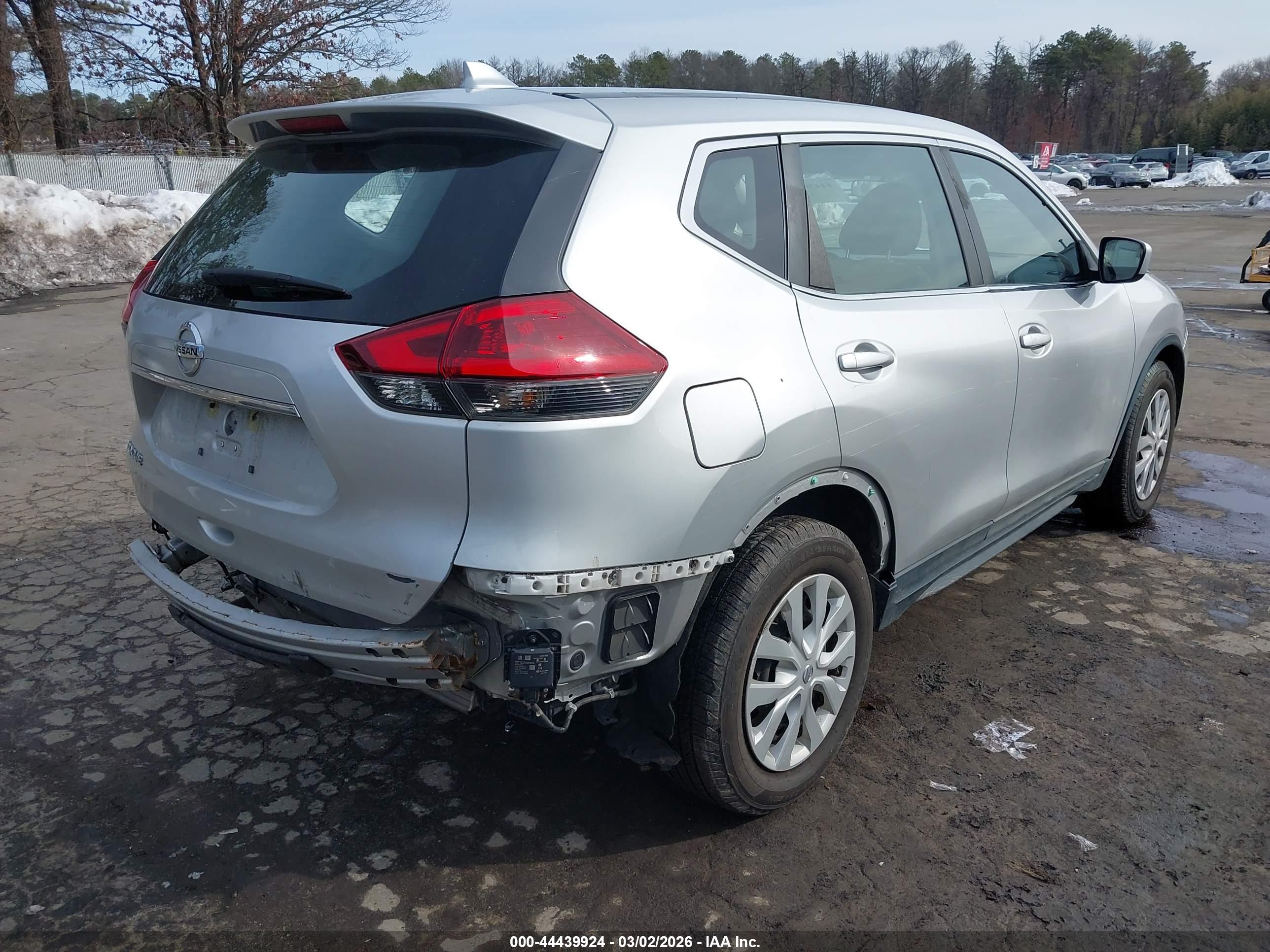 NISSAN ROGUE image 4
