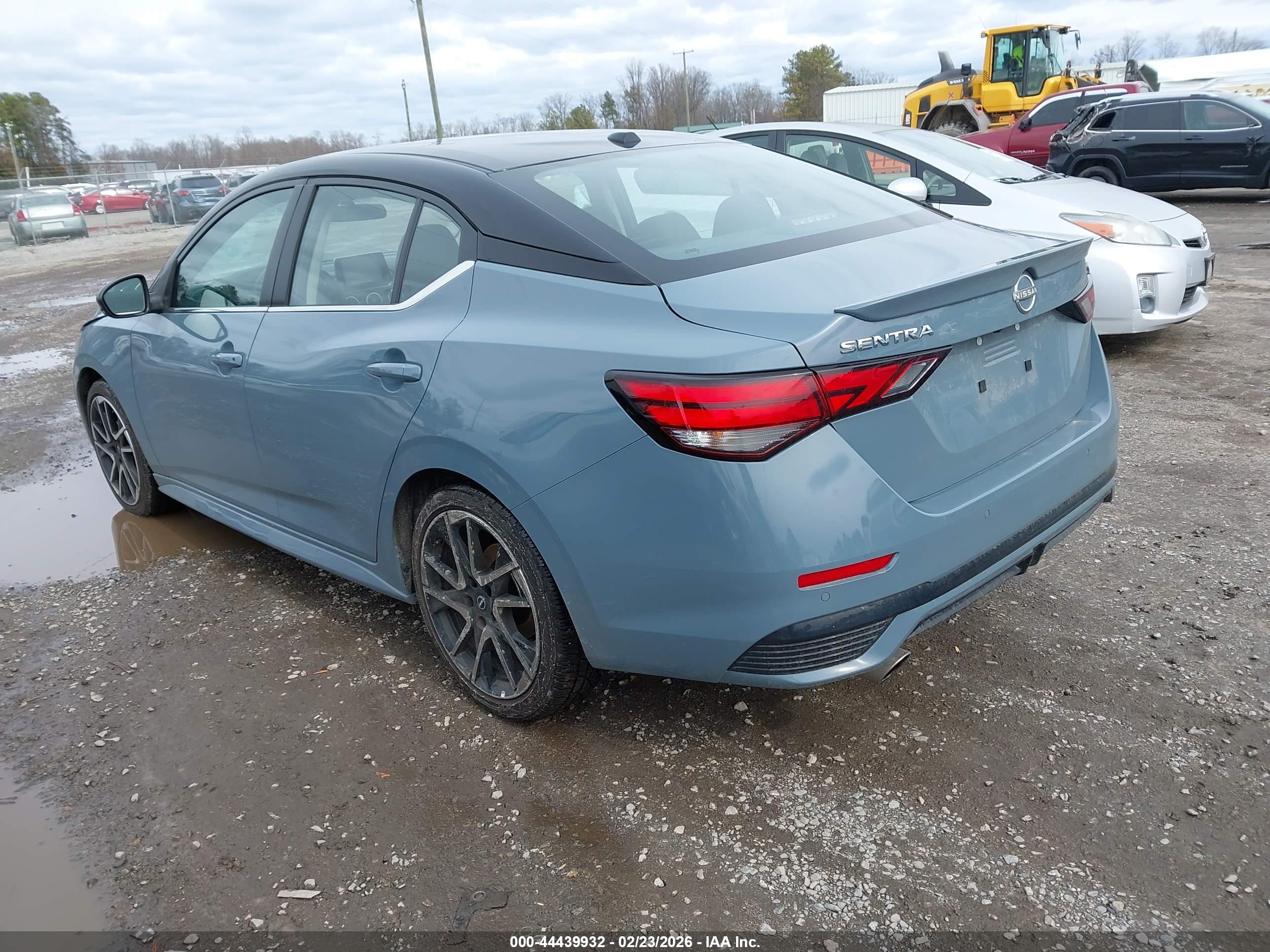NISSAN SENTRA image 3