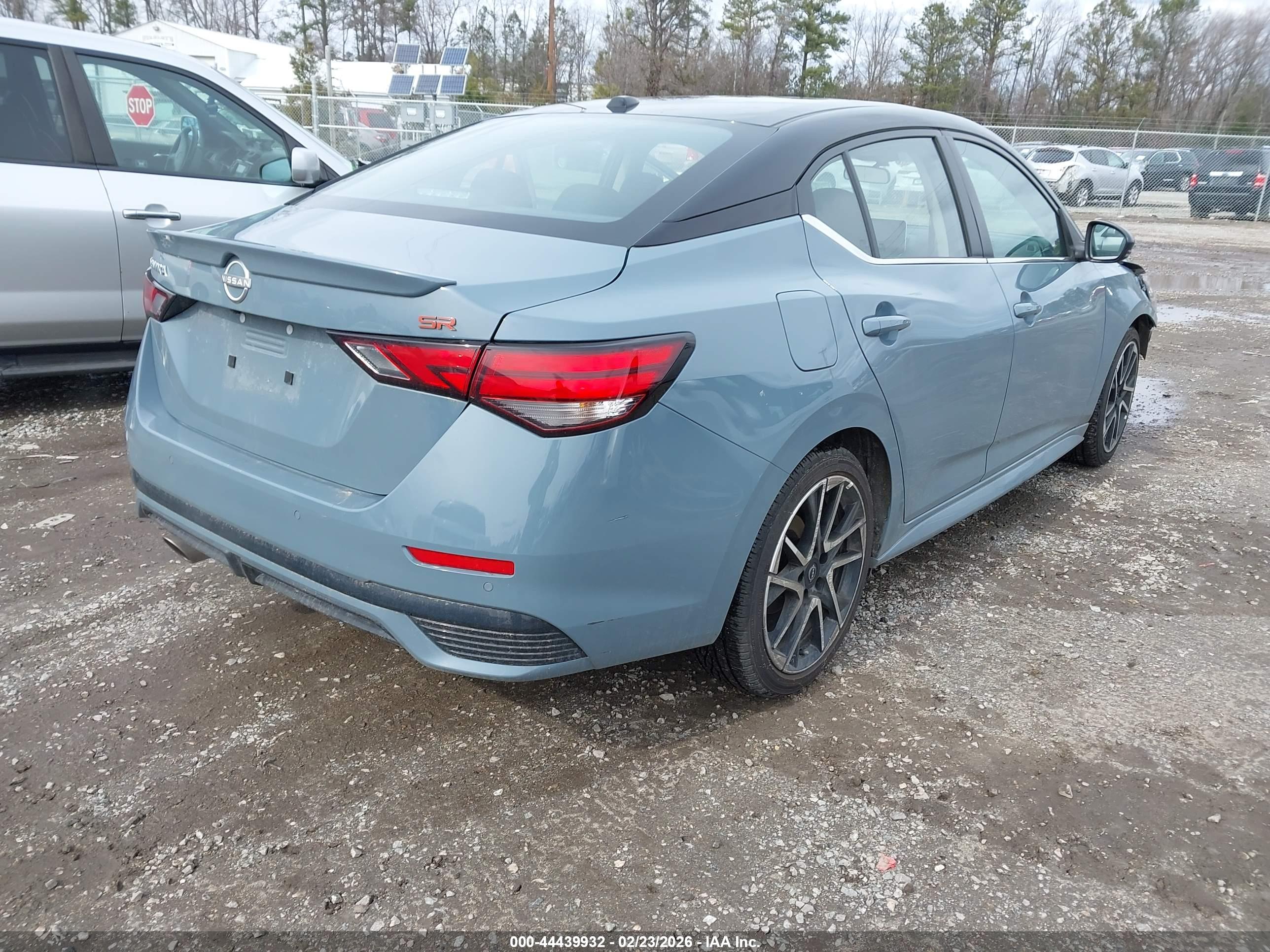 NISSAN SENTRA image 4