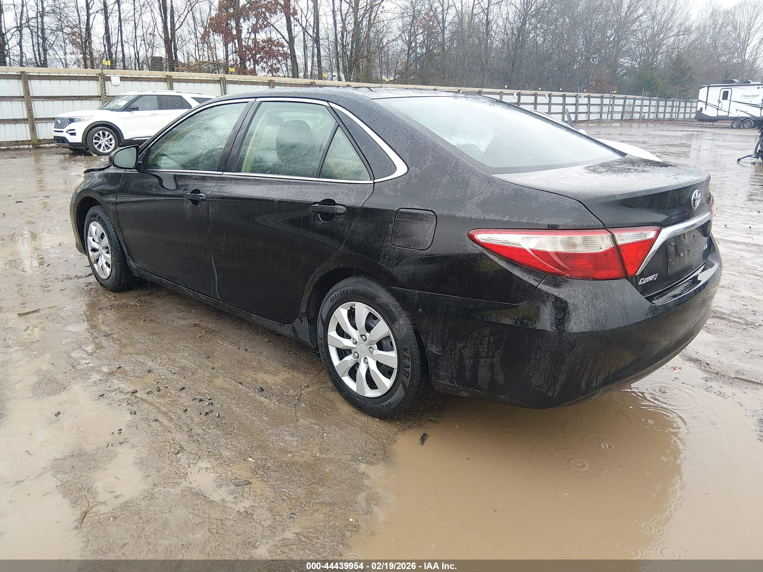 TOYOTA CAMRY image 3