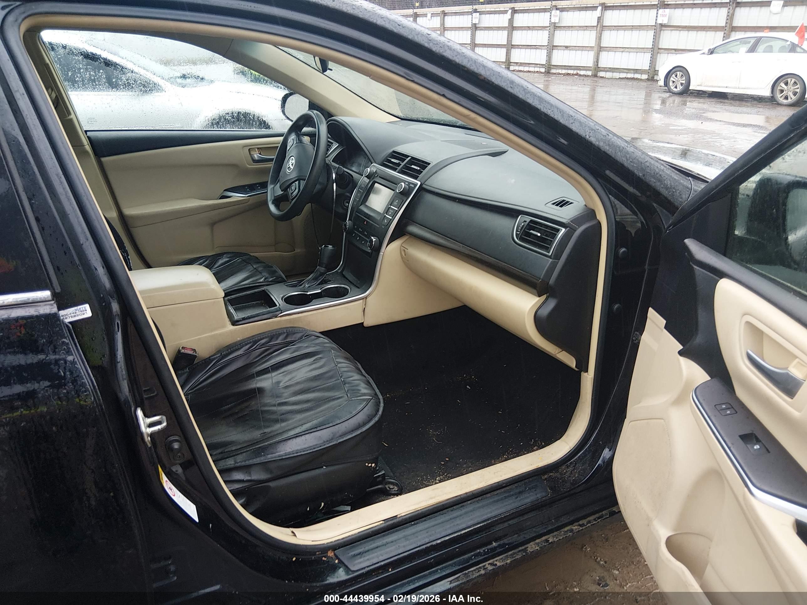 TOYOTA CAMRY image 5