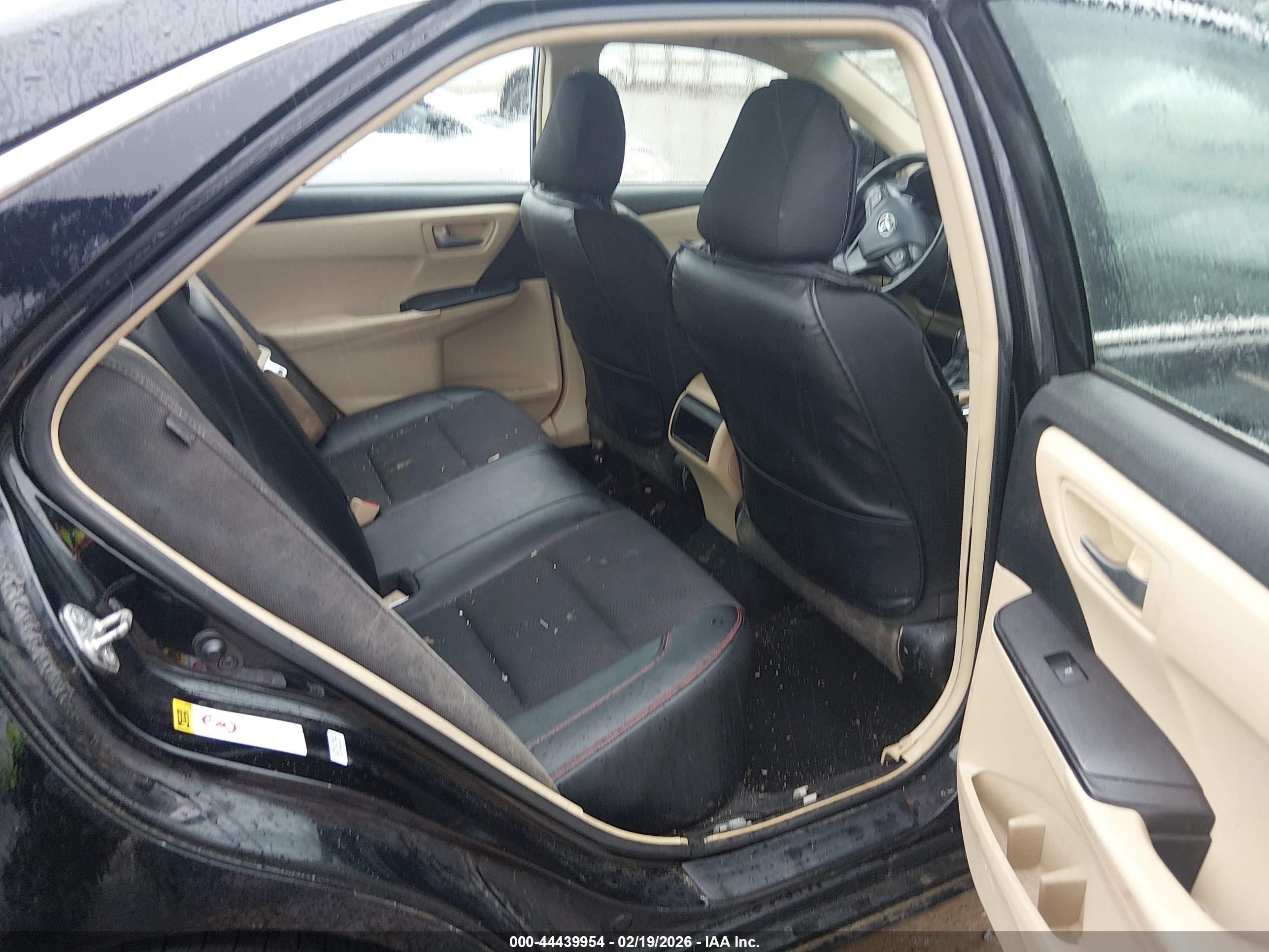 TOYOTA CAMRY image 8