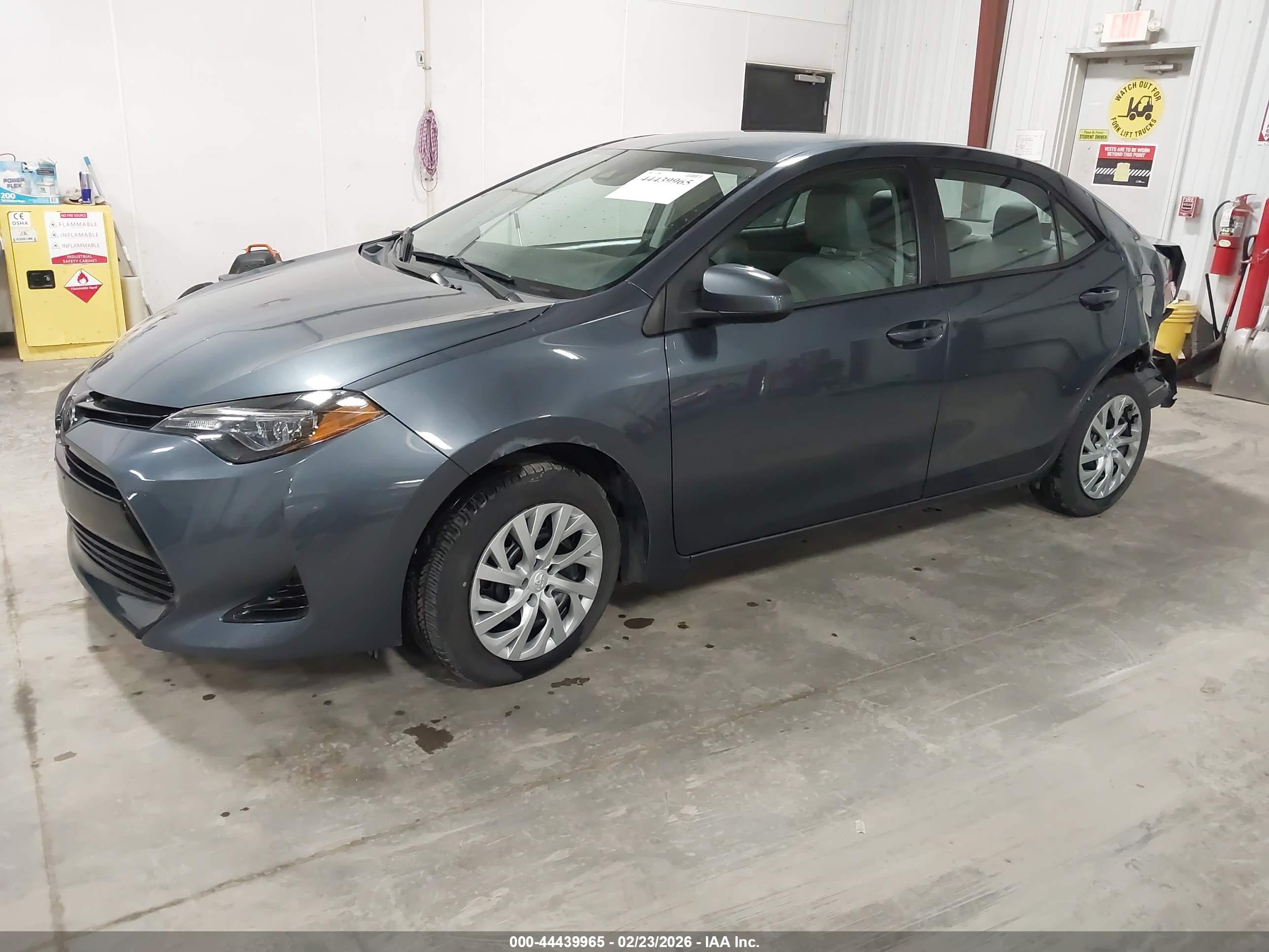TOYOTA COROLLA image 2