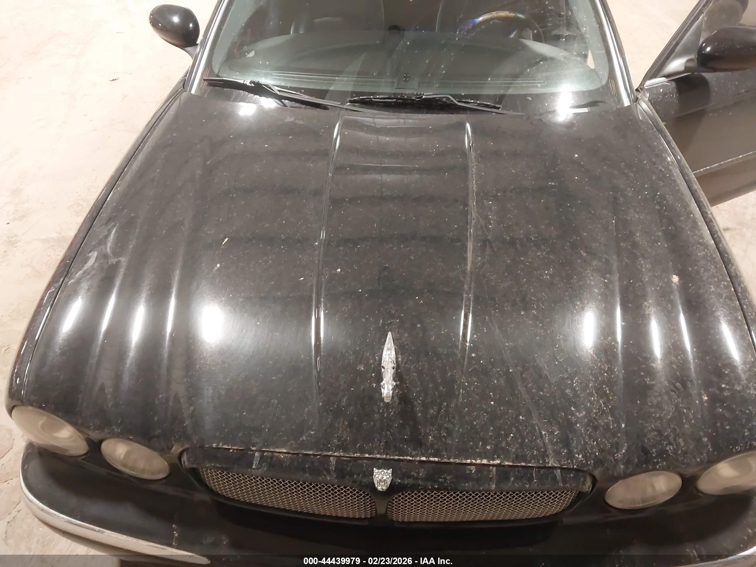 JAGUAR XJ image 10