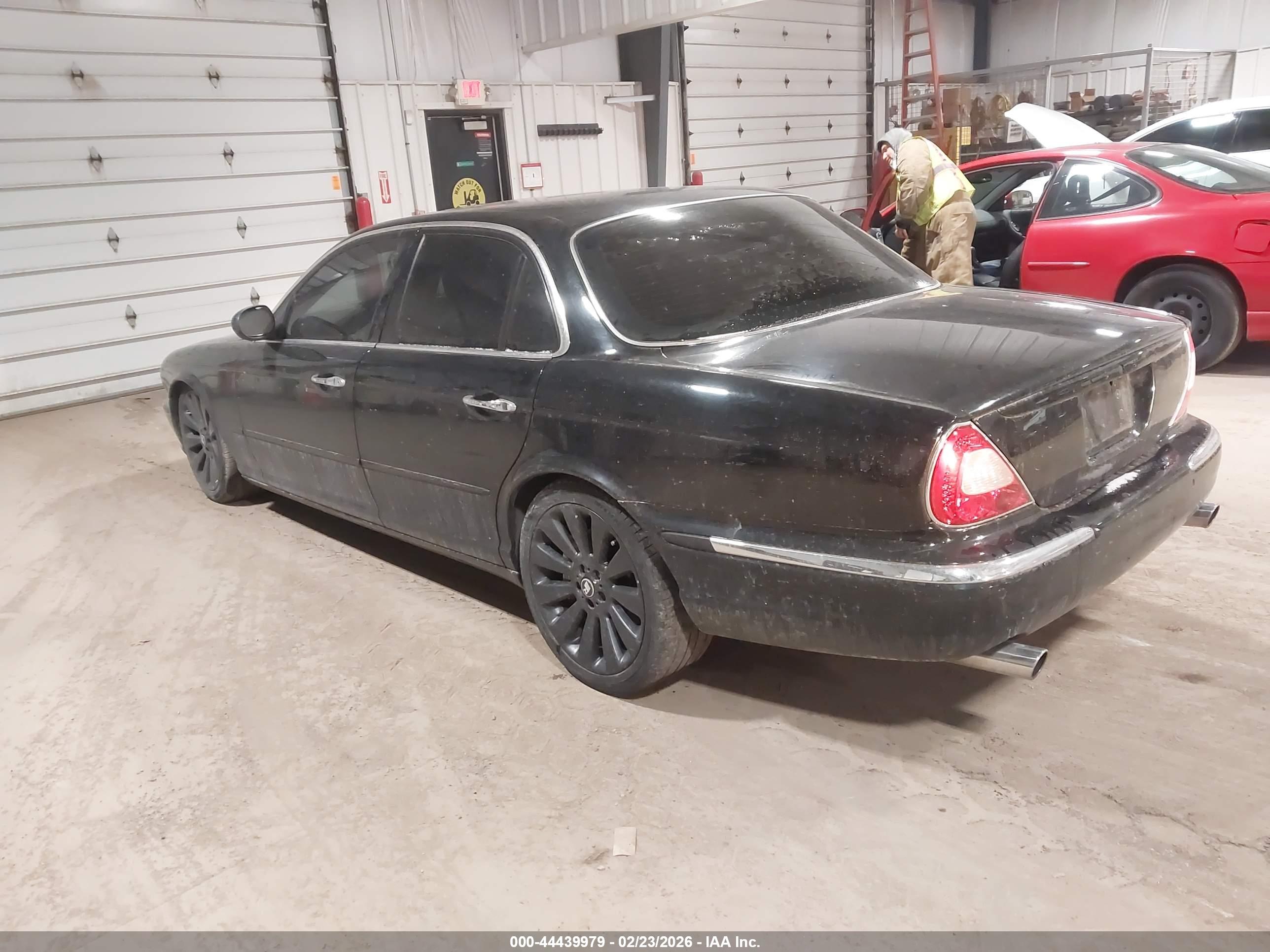 JAGUAR XJ image 3