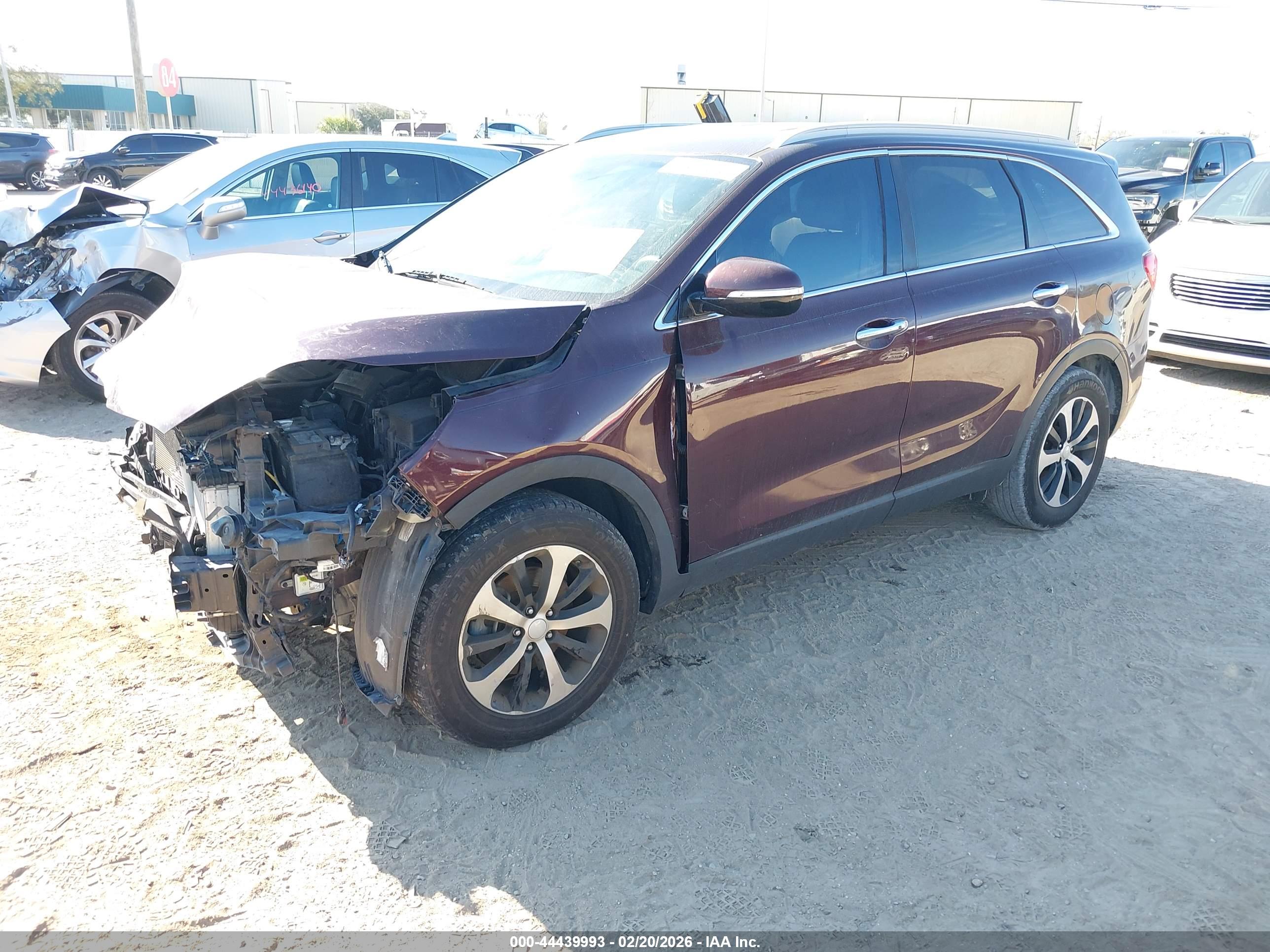 KIA SORENTO image 2